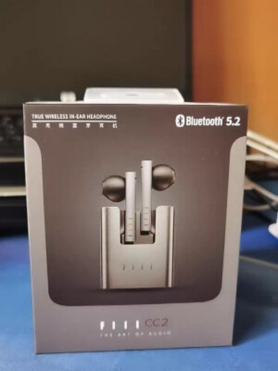 漫步者nb2和fiilcc2哪个好,  fiilcc2其实也还可以,连接稳定,颜值够高