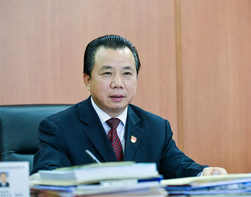 案例:双面书记杨思涛,表面宣称自己4000工资足够,背地狂敛3亿