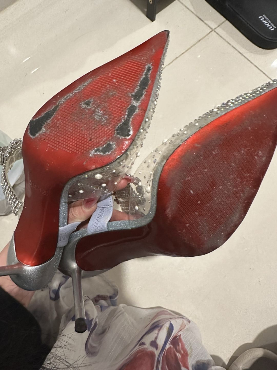 高跟鞋居然这么容易烂?怎么回事?