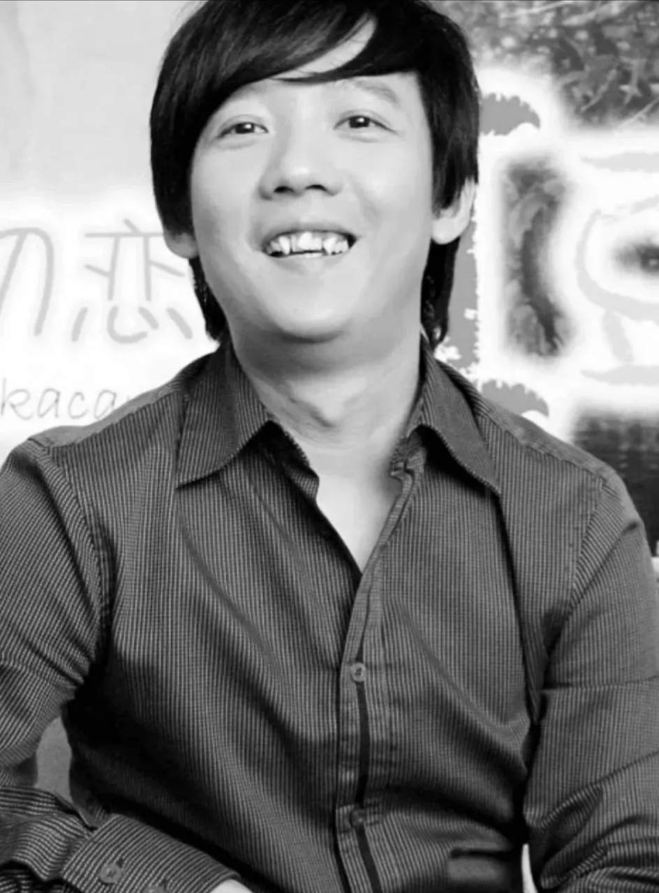 阿牛icon花费百万整颗牙齿. 就是唱浪花一朵朵的歌手.