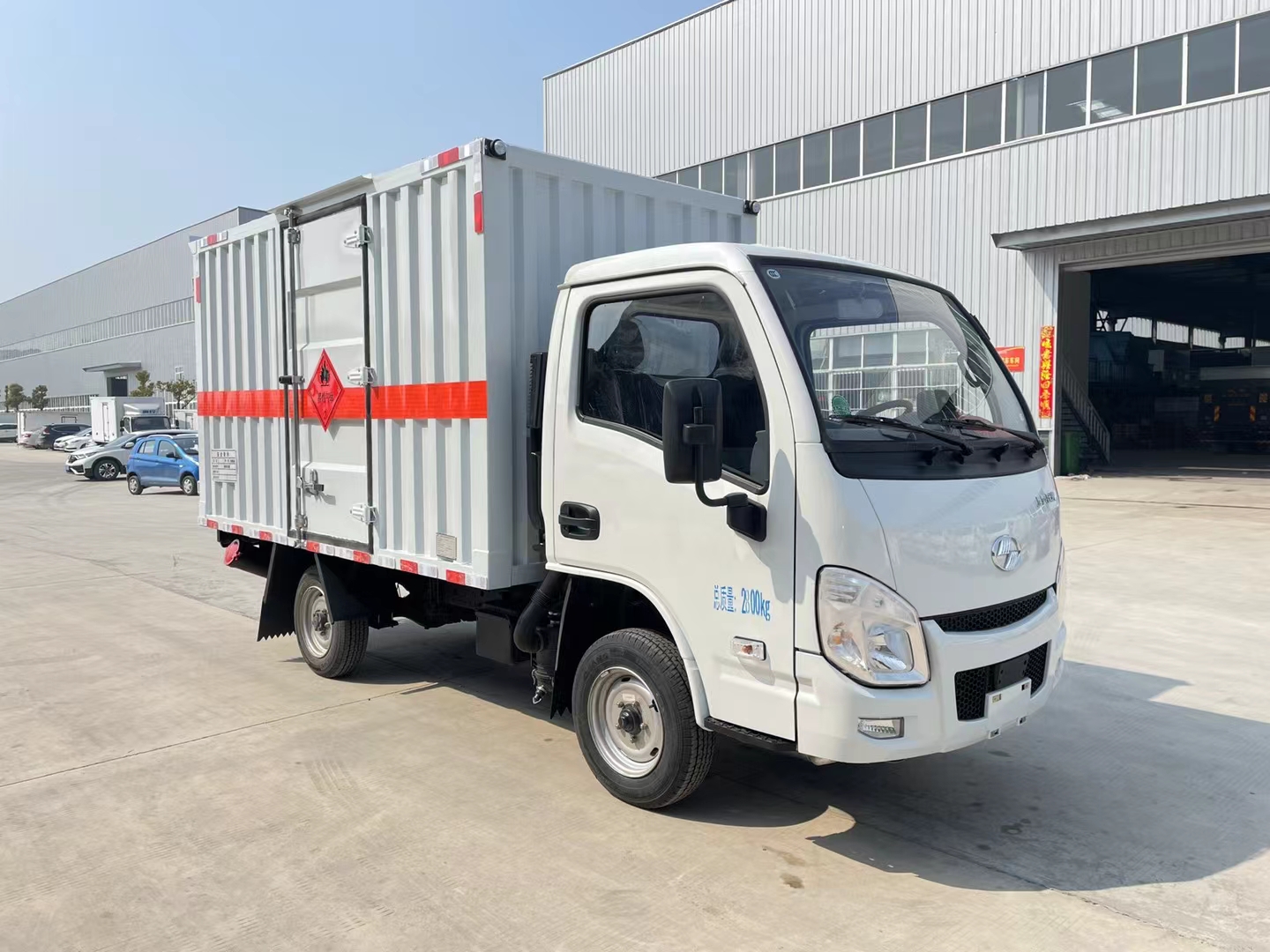 江淮骏铃v7易燃气体厢式运输车