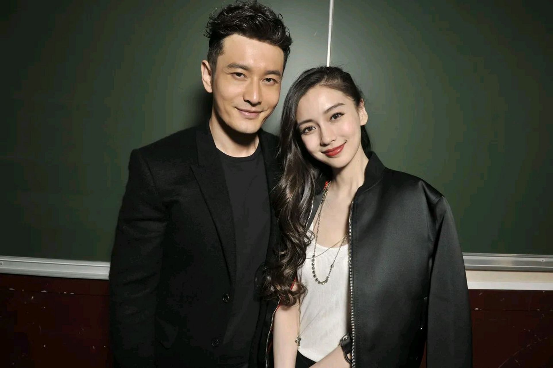 七年婚姻戴绿帽六年,黄晓明杨颖离婚内幕揭秘,新欢离异带两孩子  近日