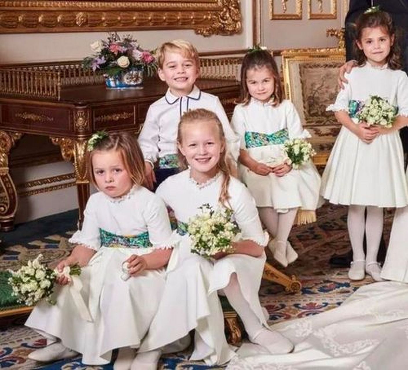 尤金妮公主大婚时,3岁多的夏洛特已是第4次担任花童了.