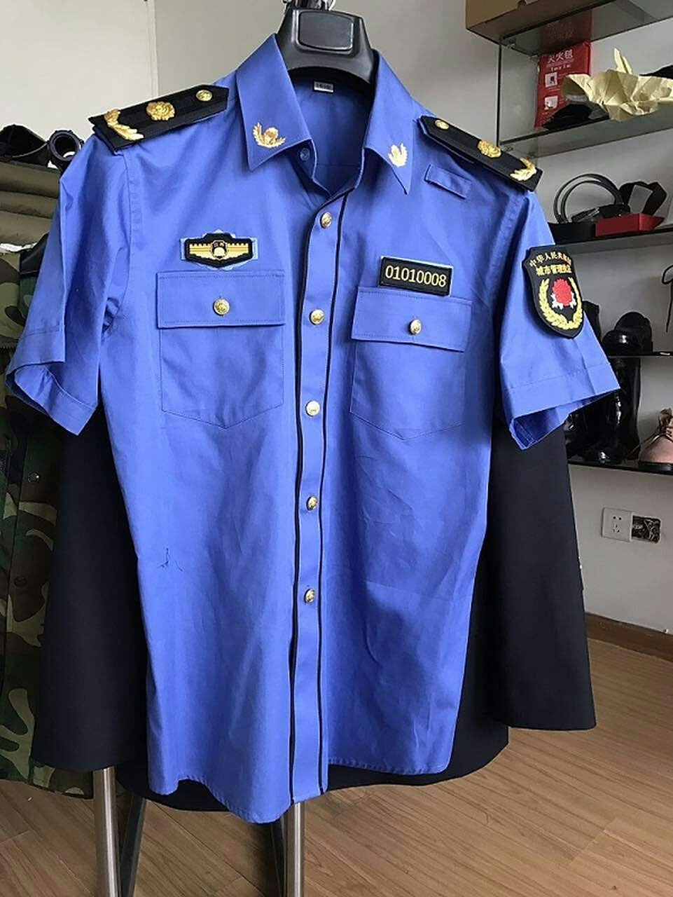 近期有网友反映无锡市滨湖区城管局采购城管制服,每套均价高达4591元