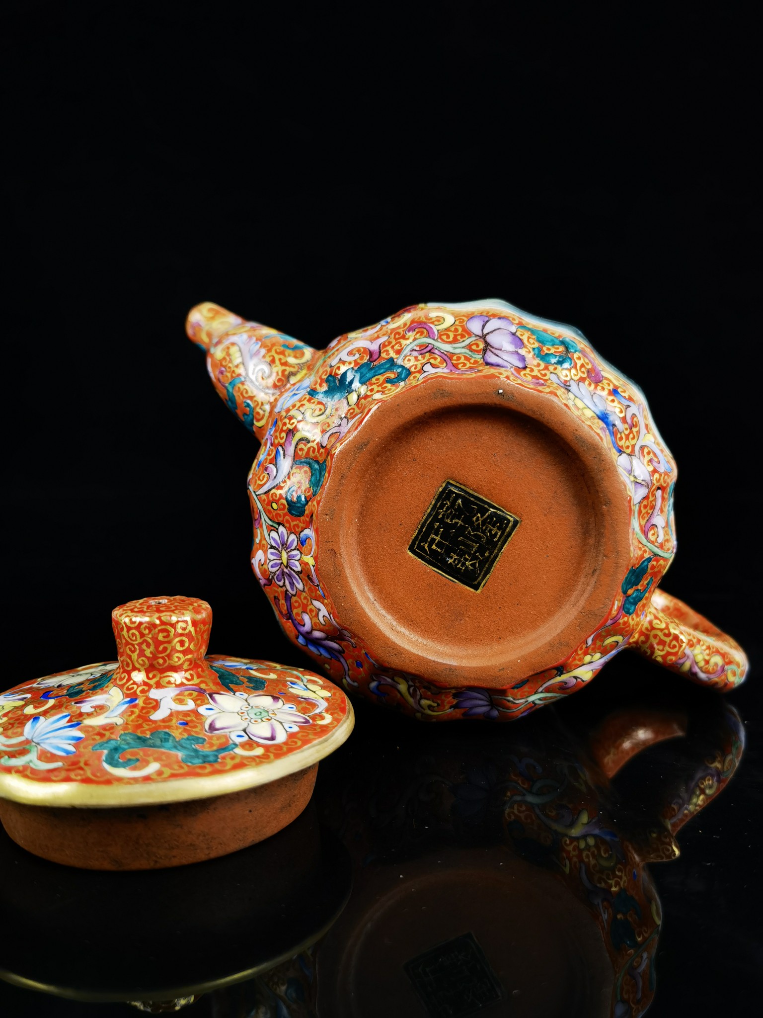 乾隆年制珐琅彩紫砂壶,全品