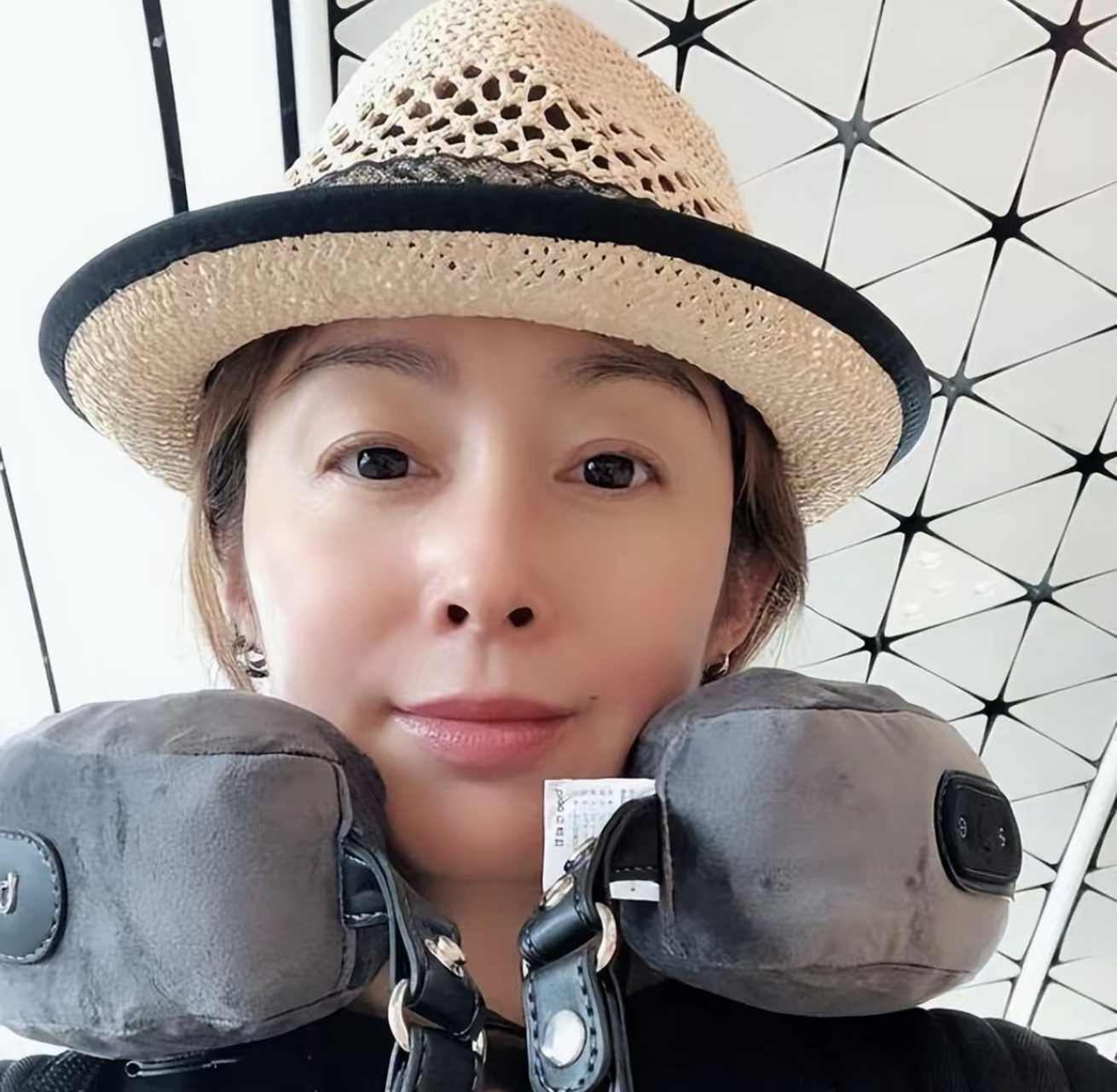 网友:55岁张敏近照曝光,多年未露面的她,已经面目全非