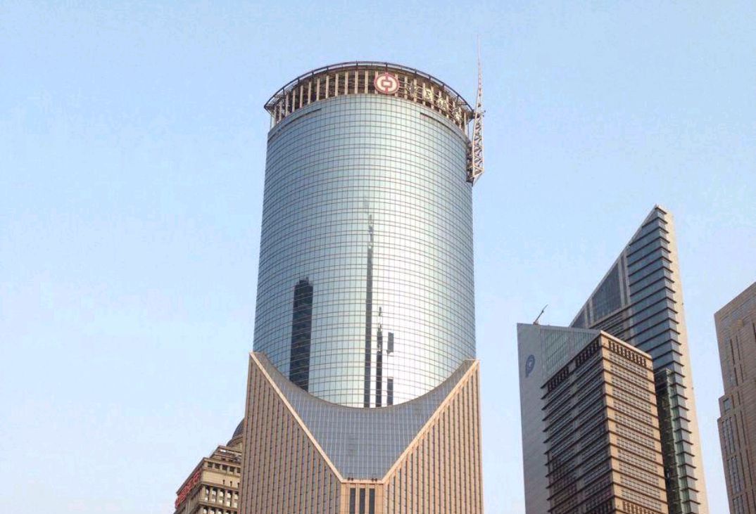 德国学者拍下上海"中银大厦,引起大家的热议:中国建设很强大