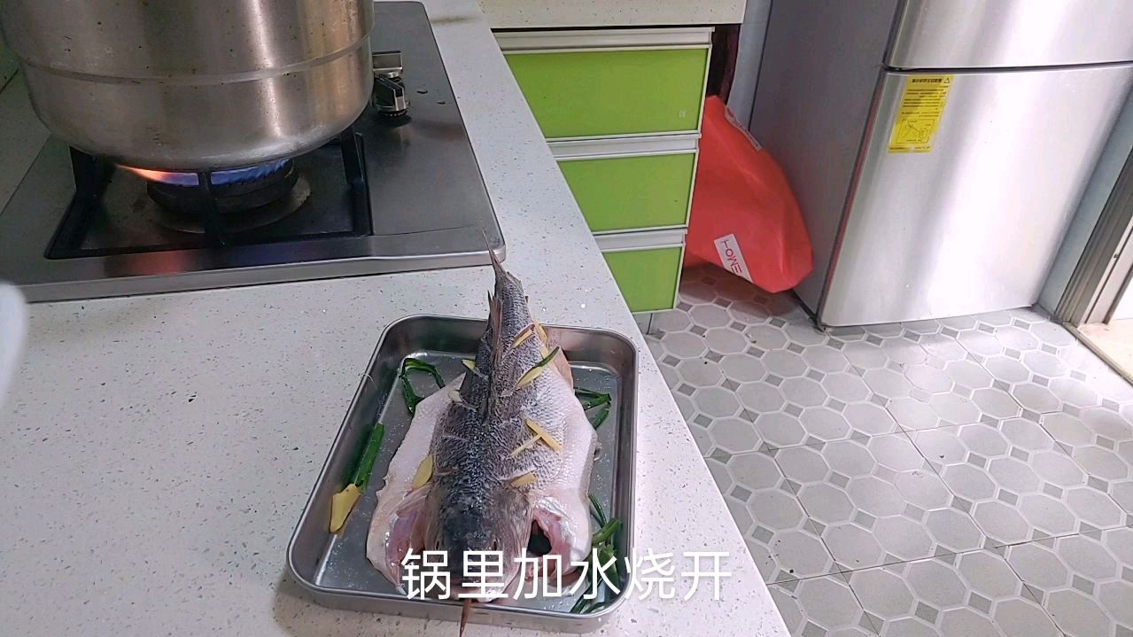 鲈鱼做法很多种,还是这种做法营养价值最高,孩子吃了最好了!