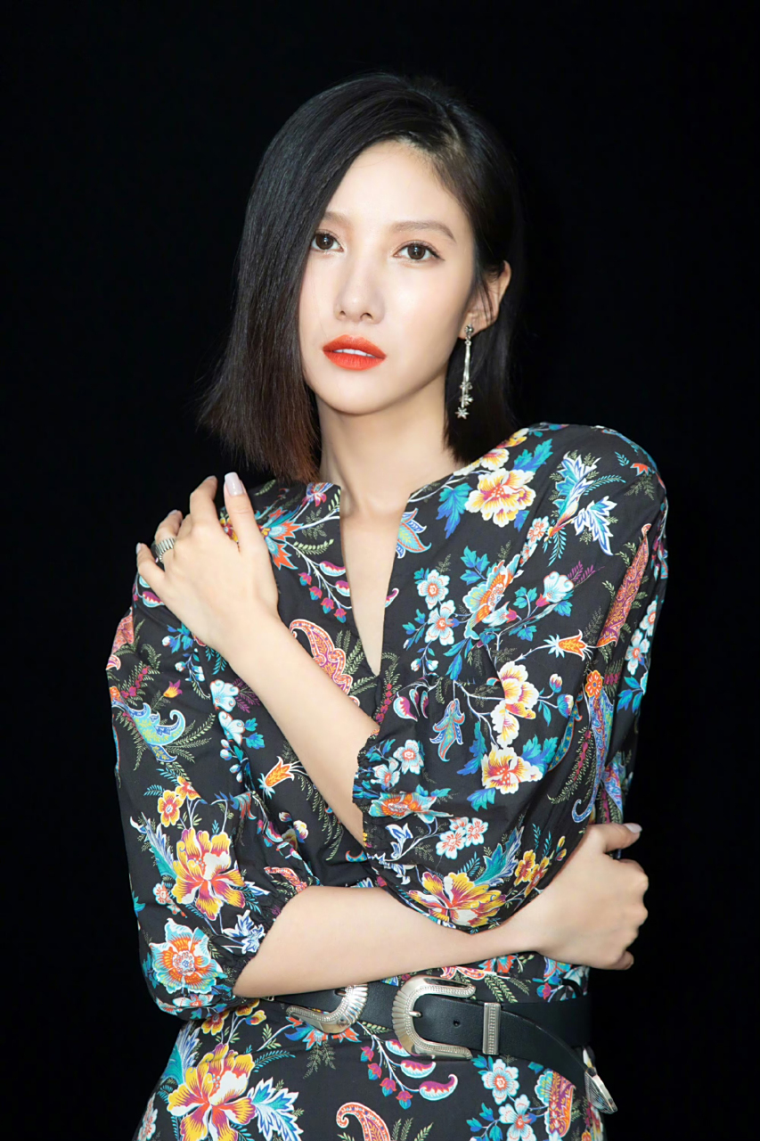 吴优一字带高跟鞋[色][色] #吴优