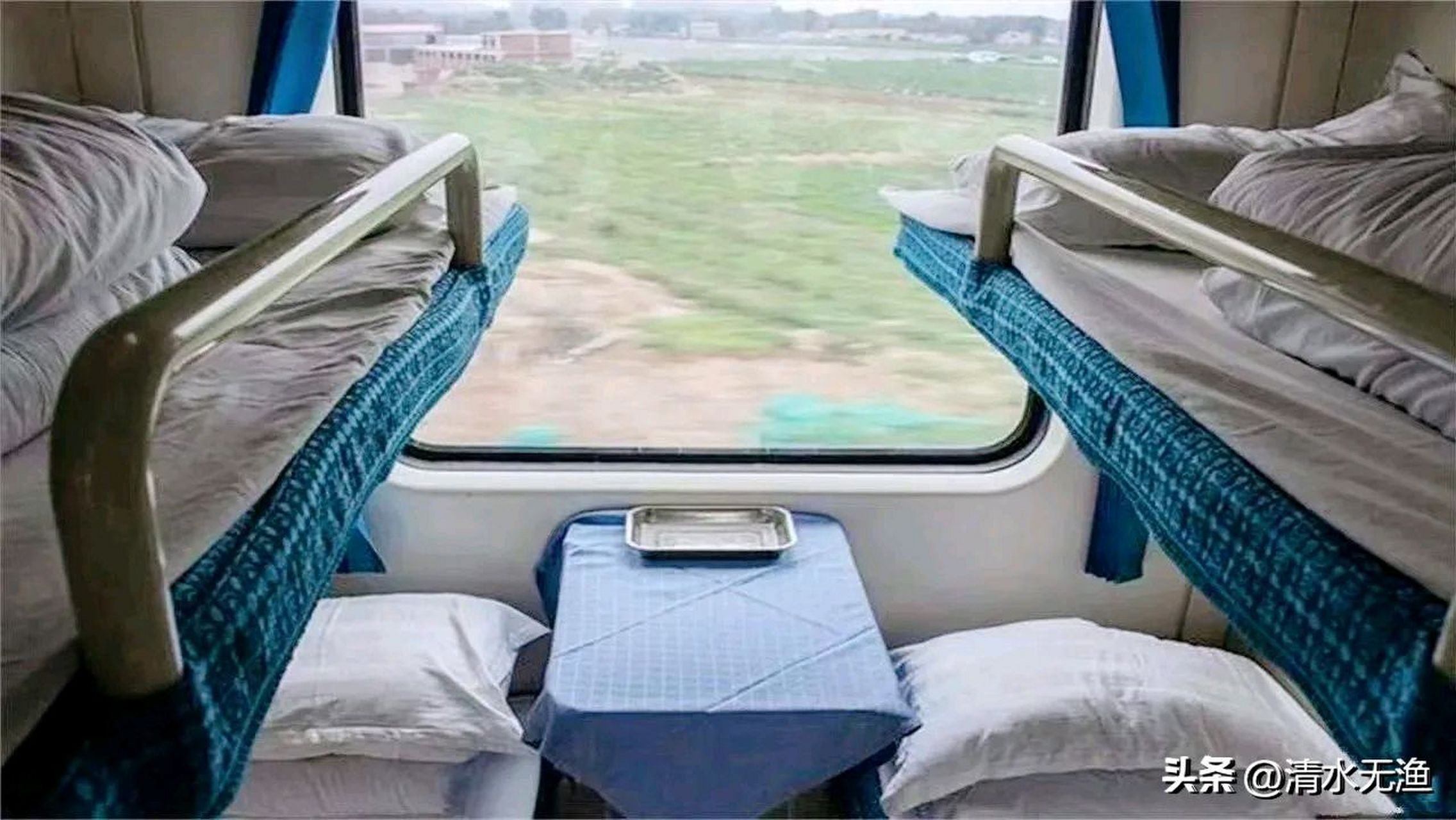 火车卧铺车厢是男女混住,为何不按性别分车厢呢?