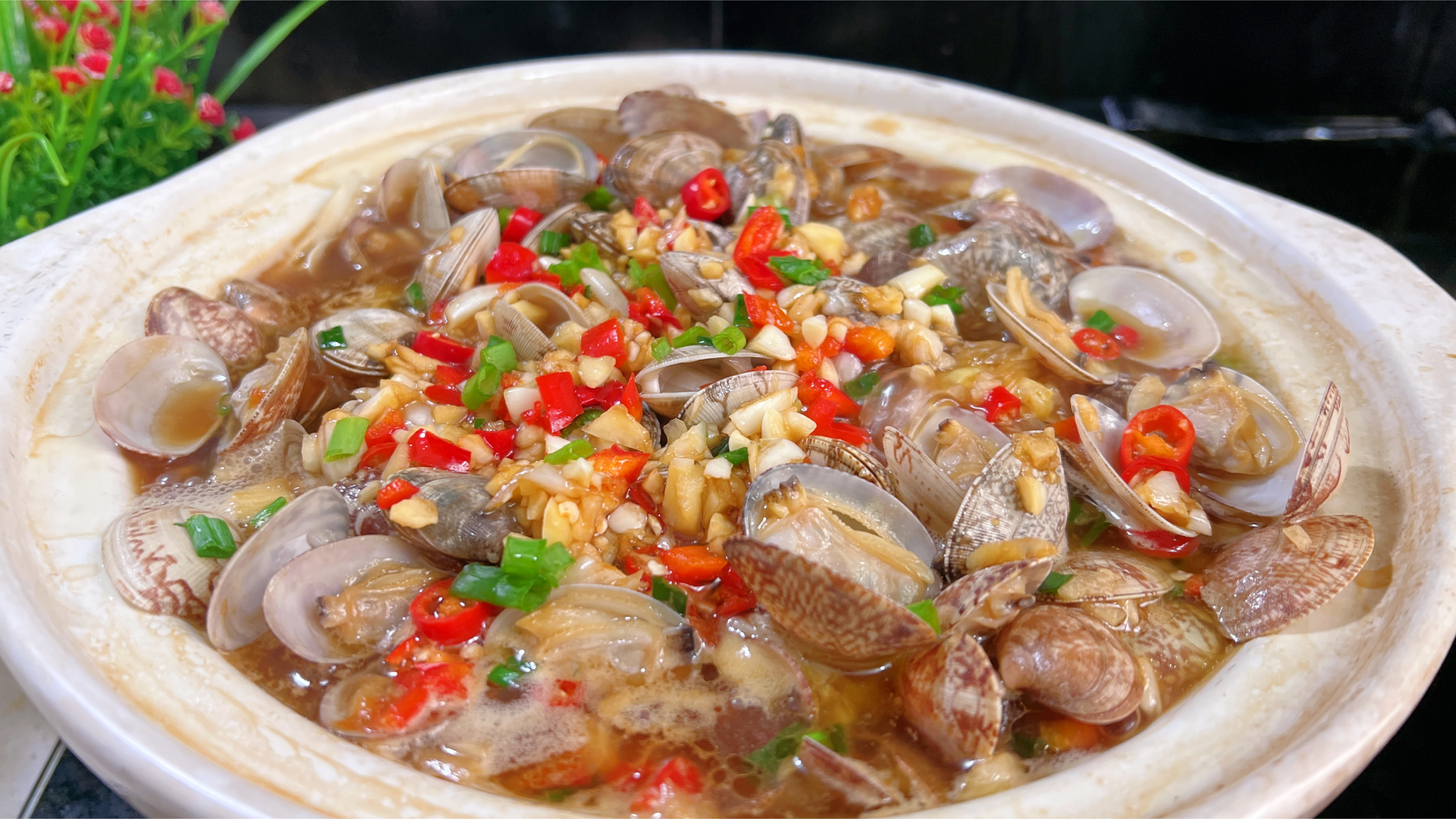5分钟快速做花甲,肉鲜嫩还不腥,待客必备快手菜,学会露一手