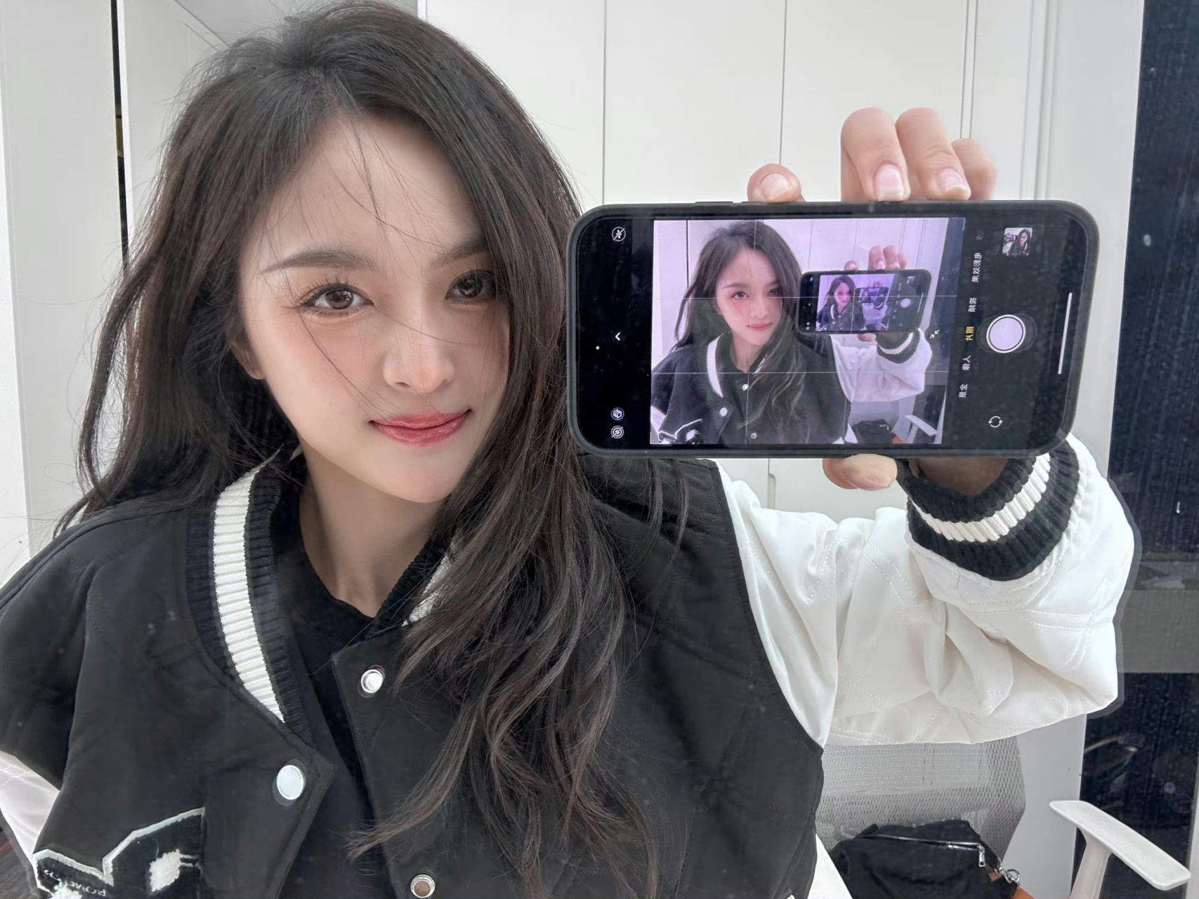 孔雪儿的五官好精致,和吴宣仪比起来,两位谁更精致?