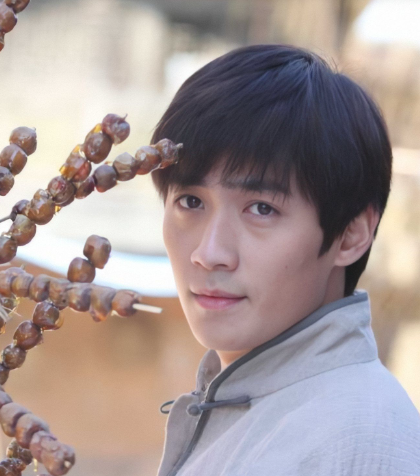 爆红后的朱一龙究竟经历了什么?有大7岁女友还"隐婚"?