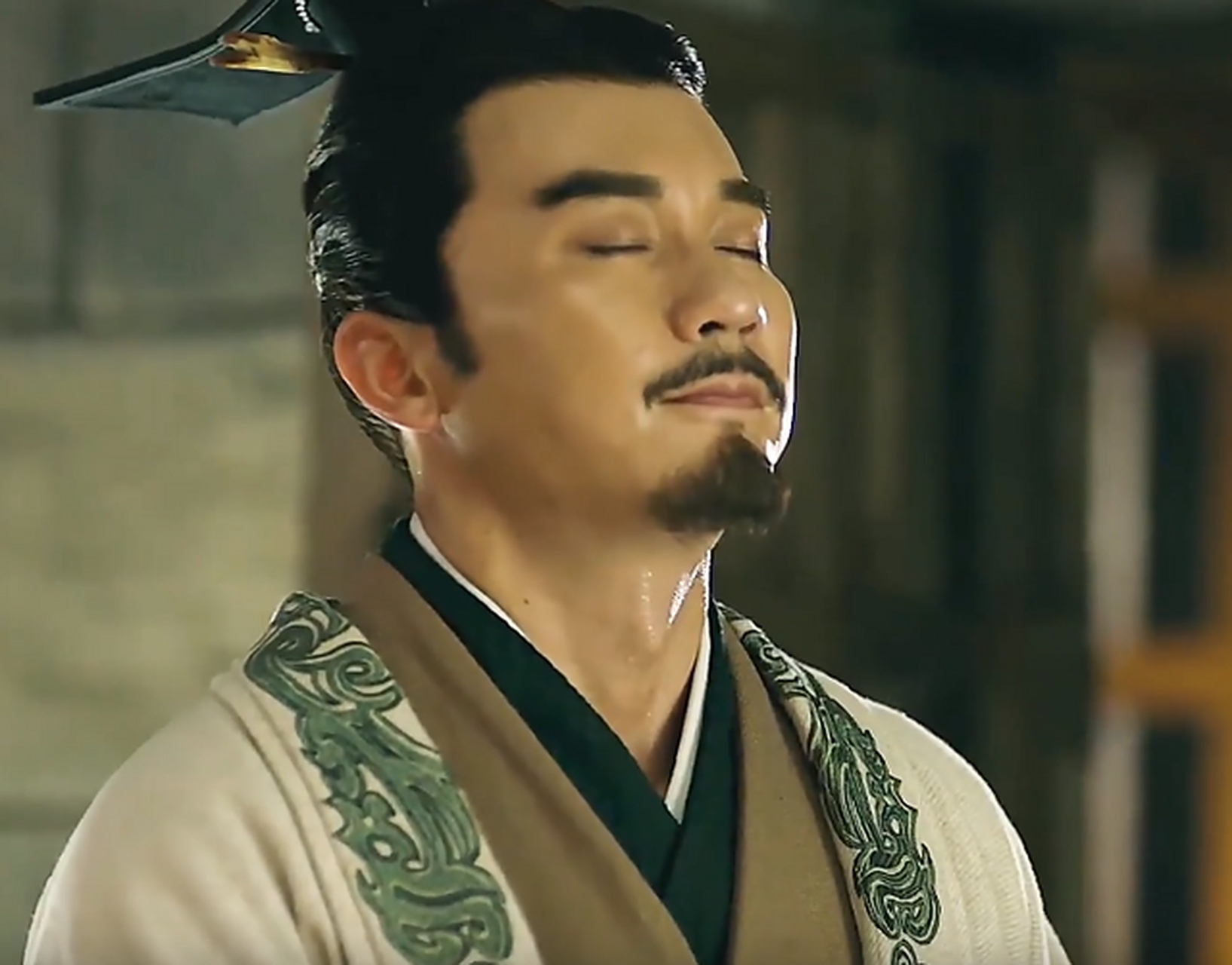 汉灵帝中平四年(187年)冬,曹丕生于谯县(今安徽省亳州市).