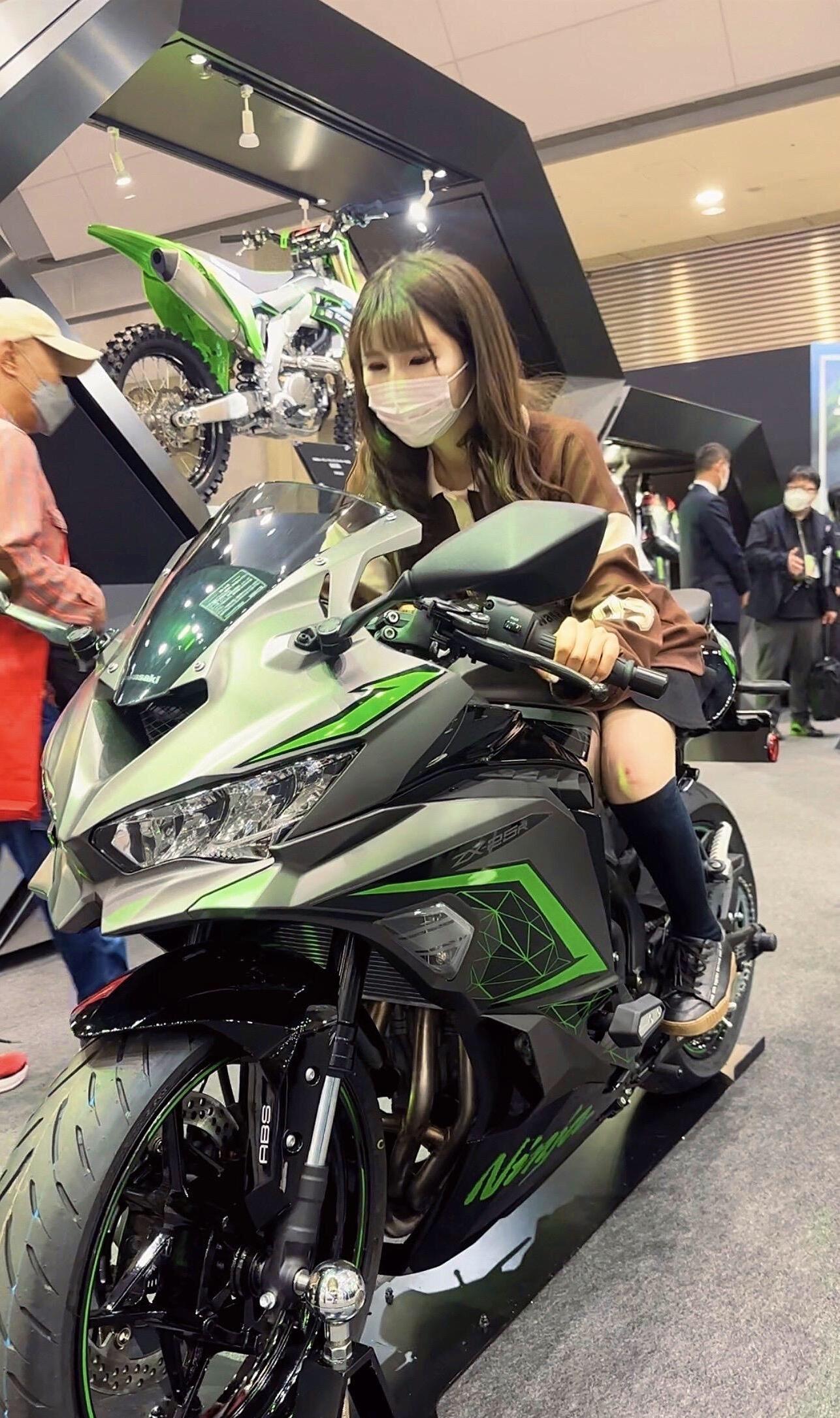 北京摩托车会展盛大开幕,有超多小姐姐捧场!
