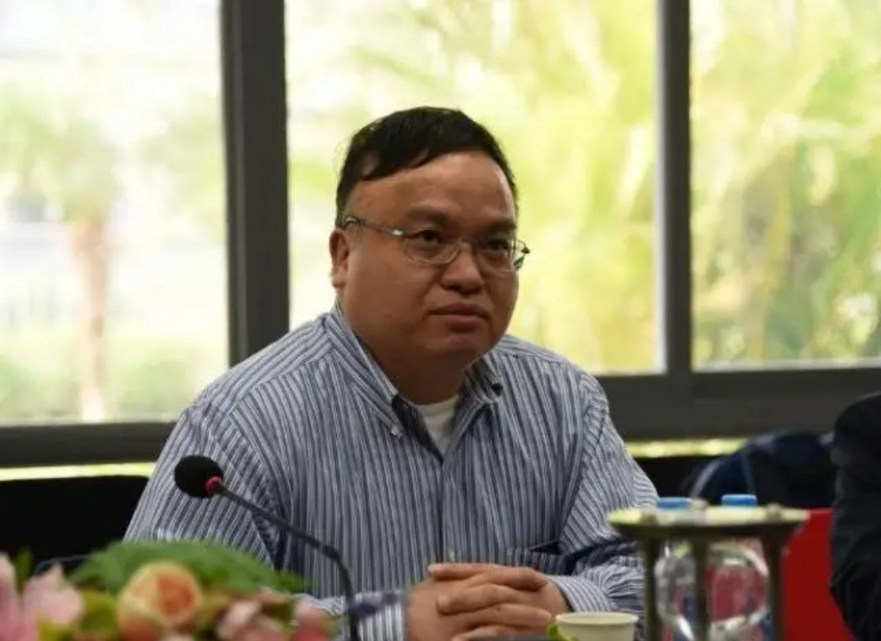 "  这一次郑宝用真火了,一定要找