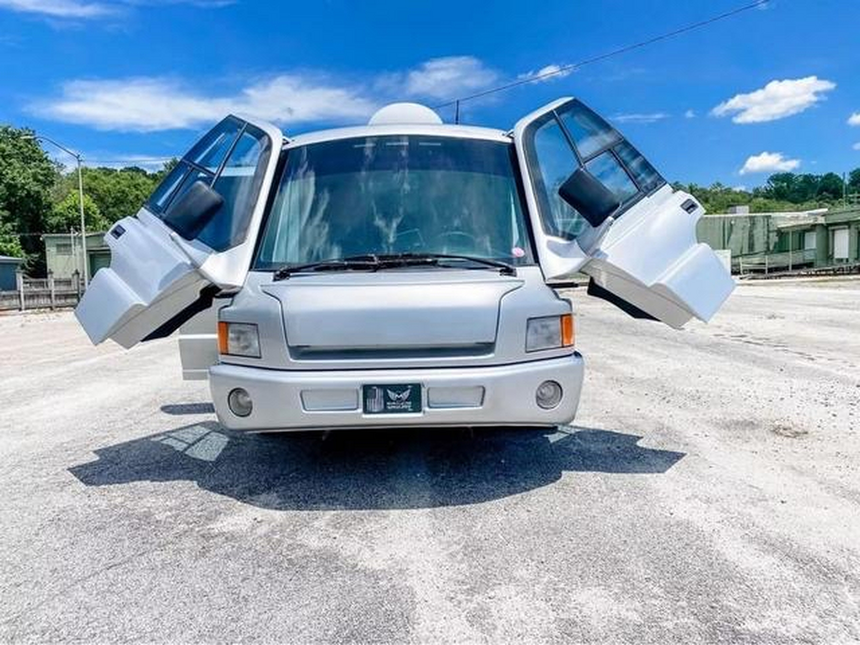 v8,碳纤维框架的房车你见过吗?mauck 1120s#百度初秋打卡挑战赛