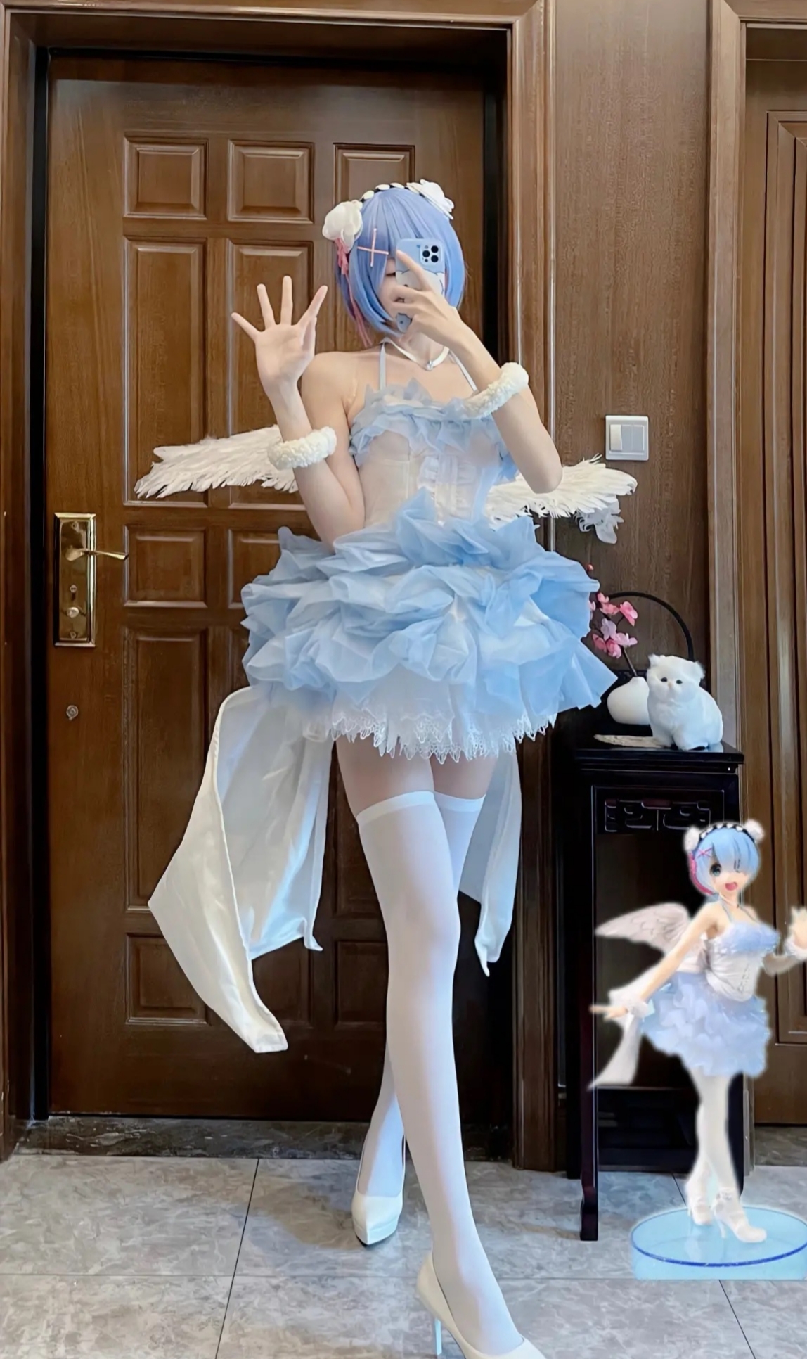 雷姆cos,过膝"白丝"配上蓝色花嫁,你心动了吗?