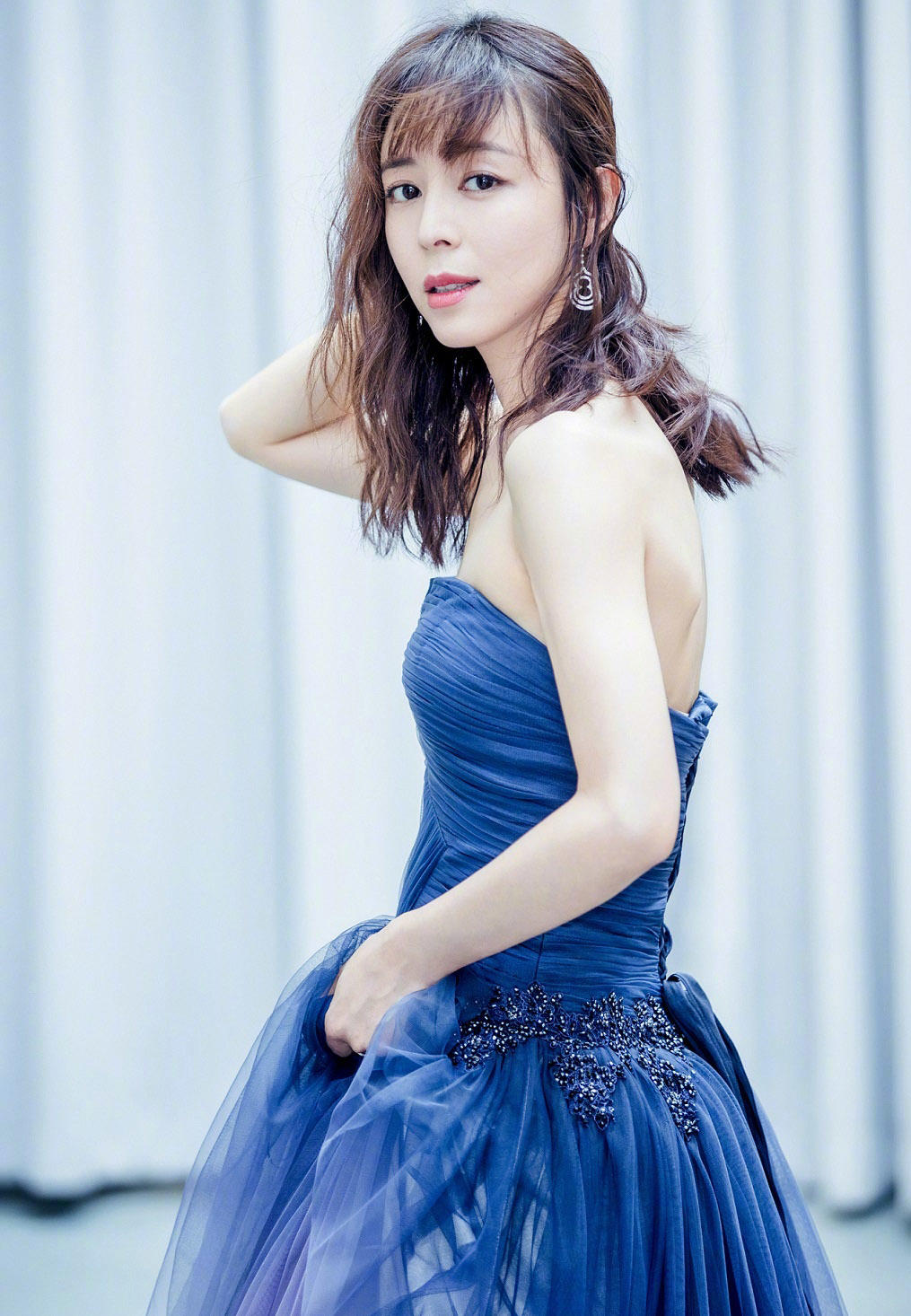 精美图集|张静初气质优雅,五官精致