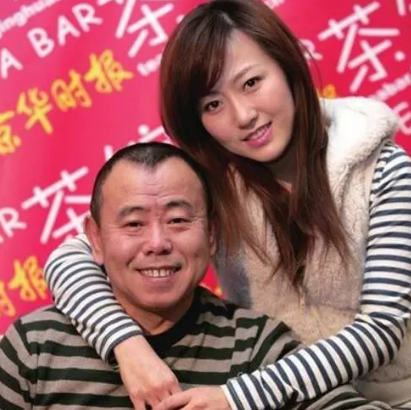 "潘长江之女"潘阳:30岁嫁10亿富豪成阔太,今又为何带儿住娘家?