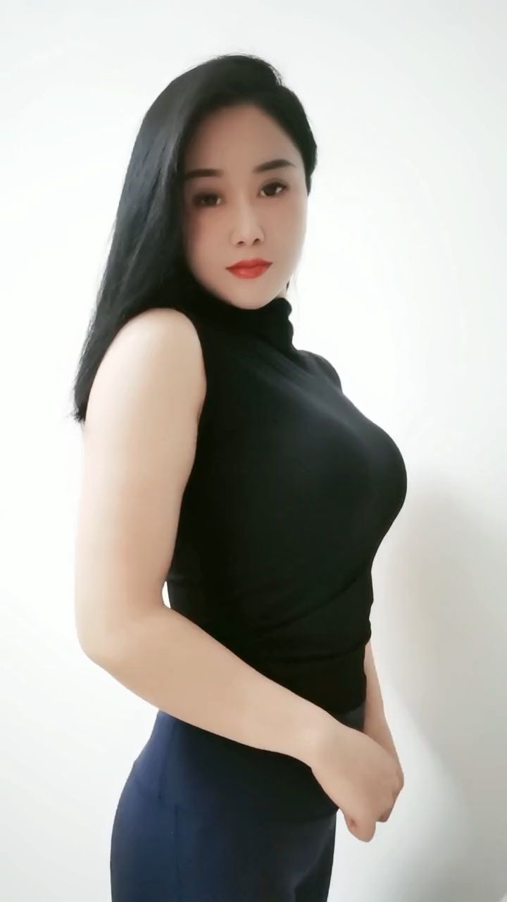 风韵犹存,身材傲人,太美了!