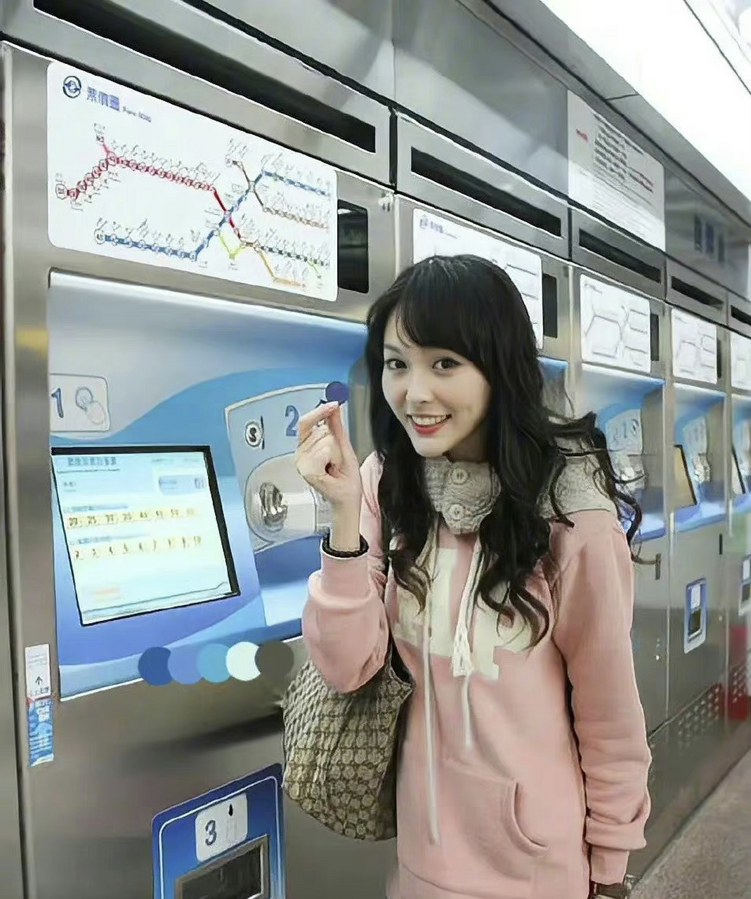 唐嫣早期旧照,好甜啊,明白了以前唐嫣为啥总演傻白甜的角色了