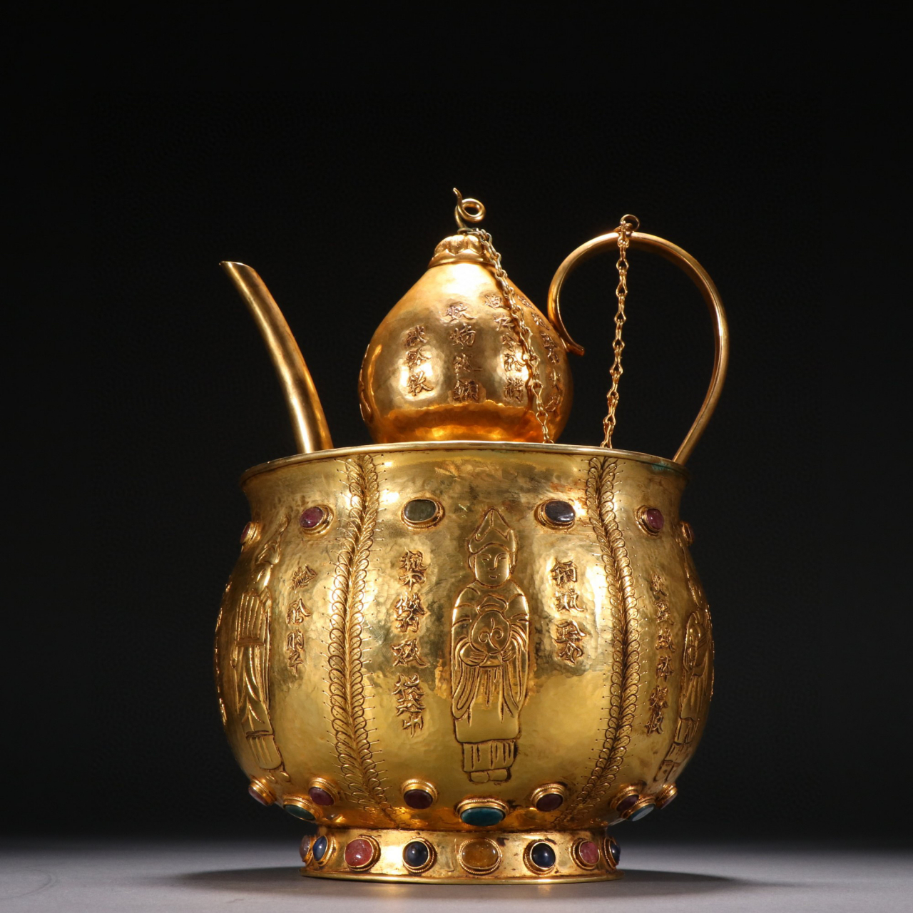旧藏 铜鎏金嵌宝石人物故事温酒壶一套. 规格:高24.5㎝宽18.