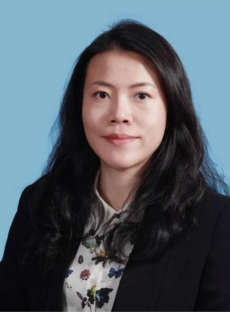 碧桂园节省开支保交楼:1,董事长杨惠妍带领董事降薪至12万;2,高管不再