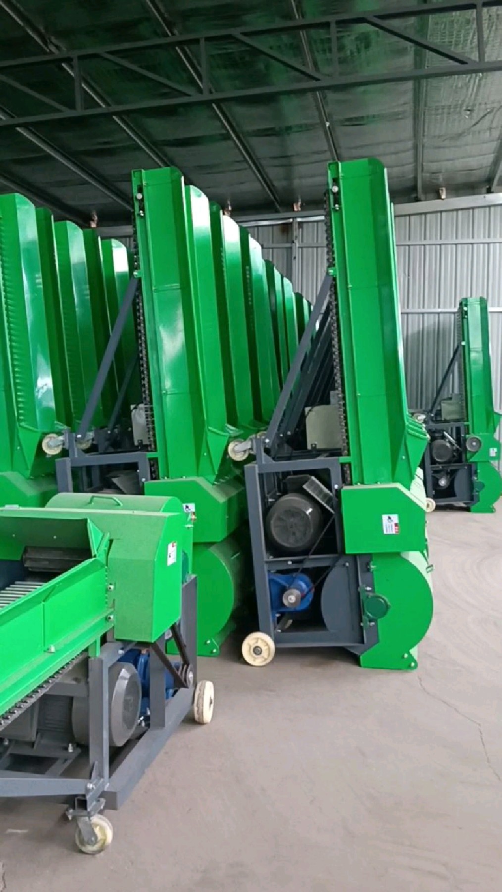 想法设法找的秸秆揉丝机工厂它来了-度小视