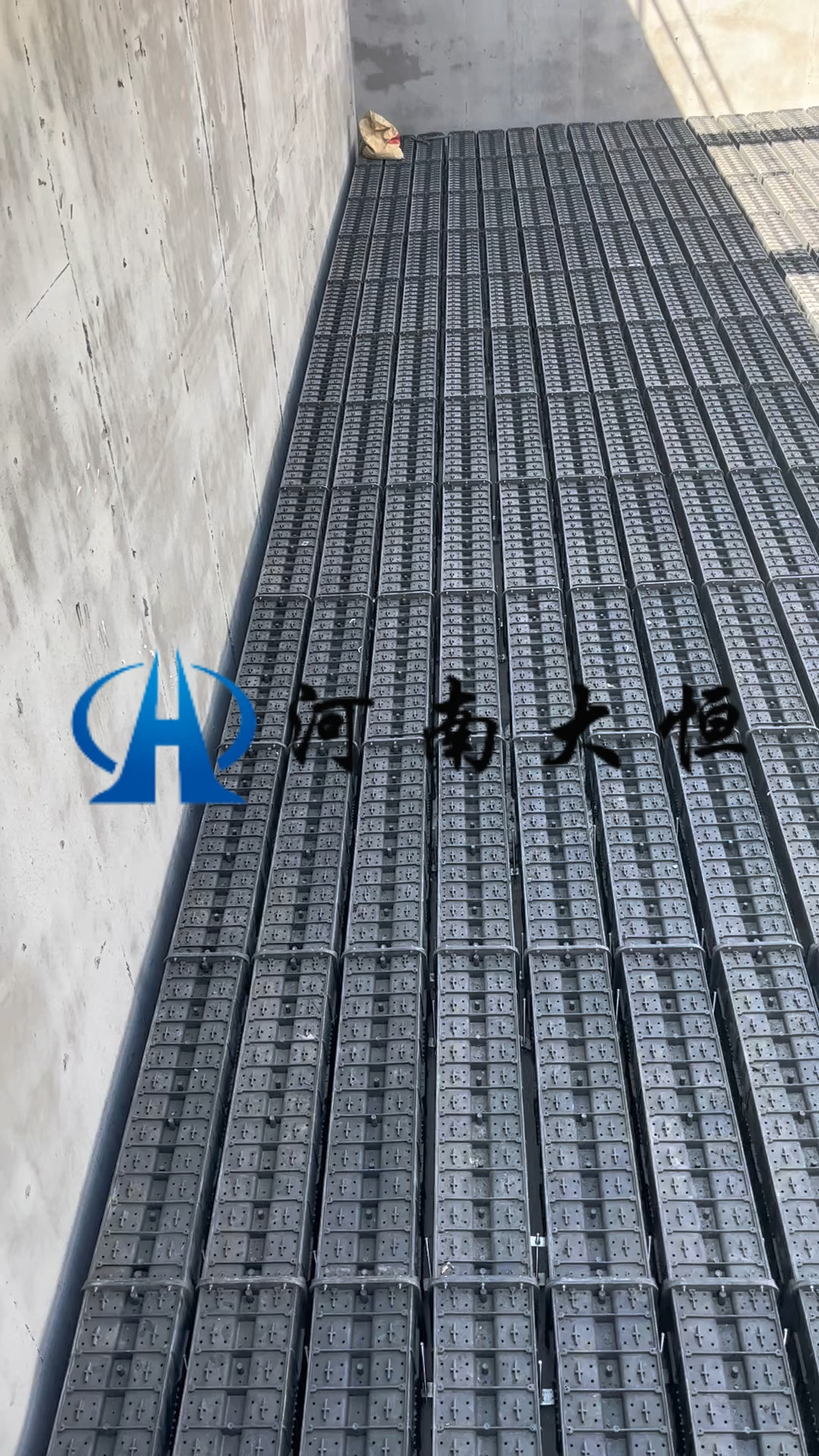 青岛污水处理厂s型滤砖施工完毕-度小视