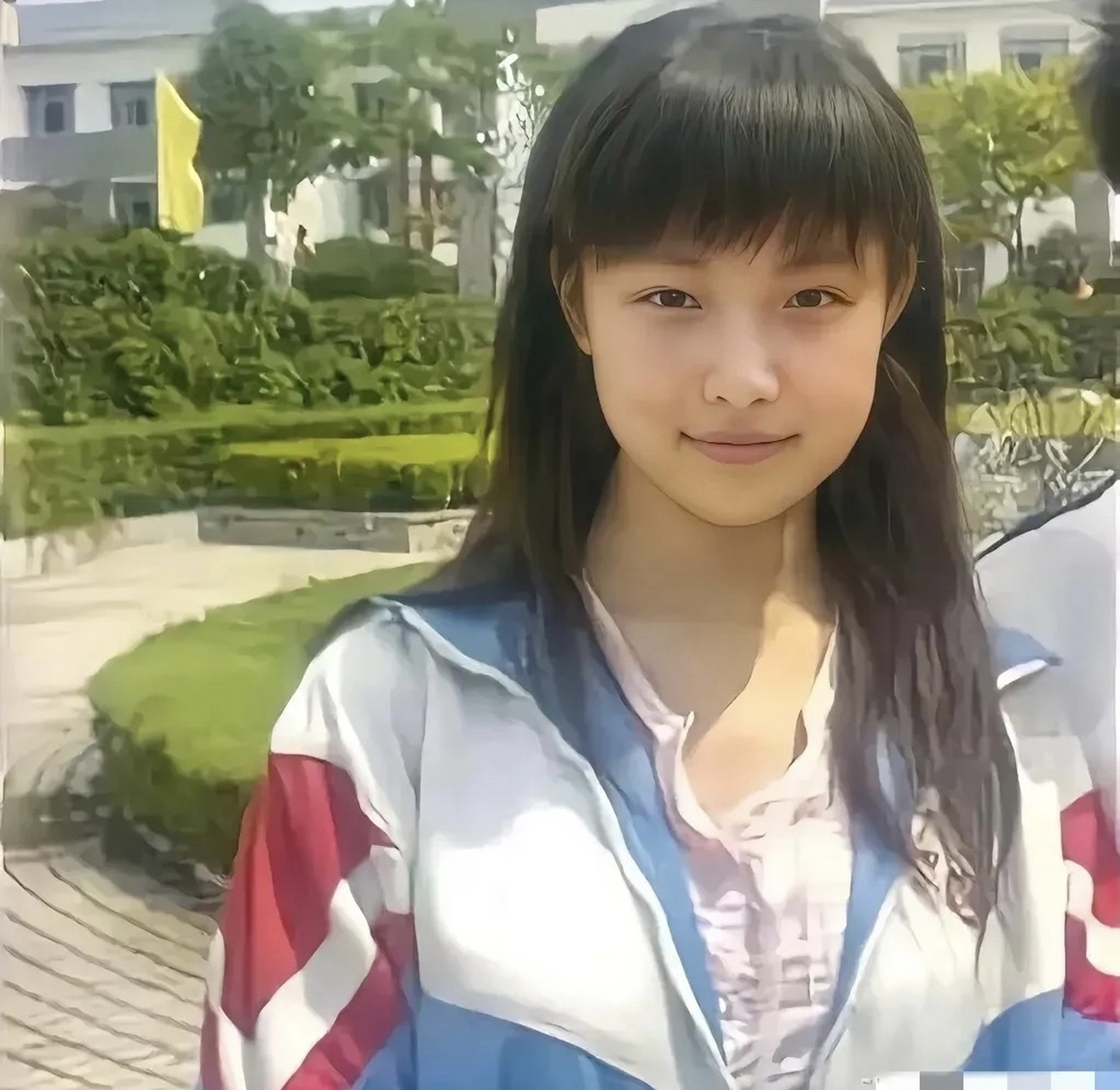 学生时代的倪妮,难得一见的清纯!