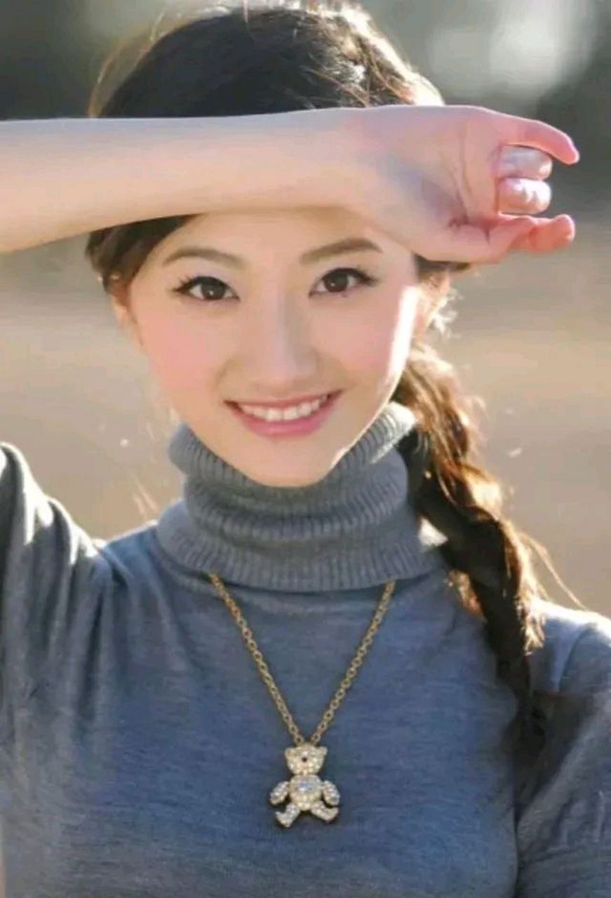 景甜大学时期的照片真是天然美女,整个人简直是清水出芙蓉,看起来惊艳