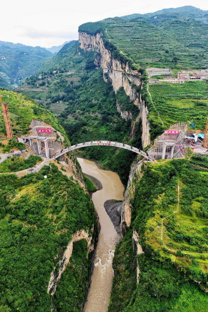 天堑变通途:亚洲在建墩柱墩高第一!镇雄境内两座特大桥名闻遐迩