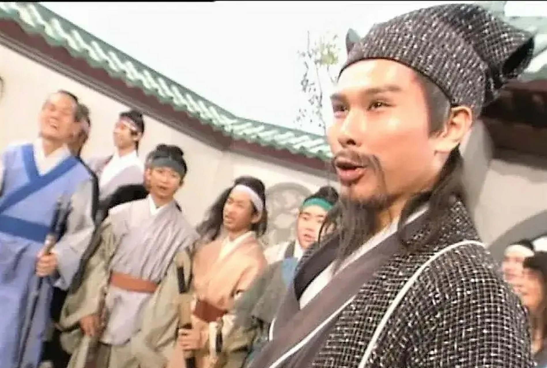 李莫愁,朱子柳,王处一这种,就是中等的.  郝大通,霍