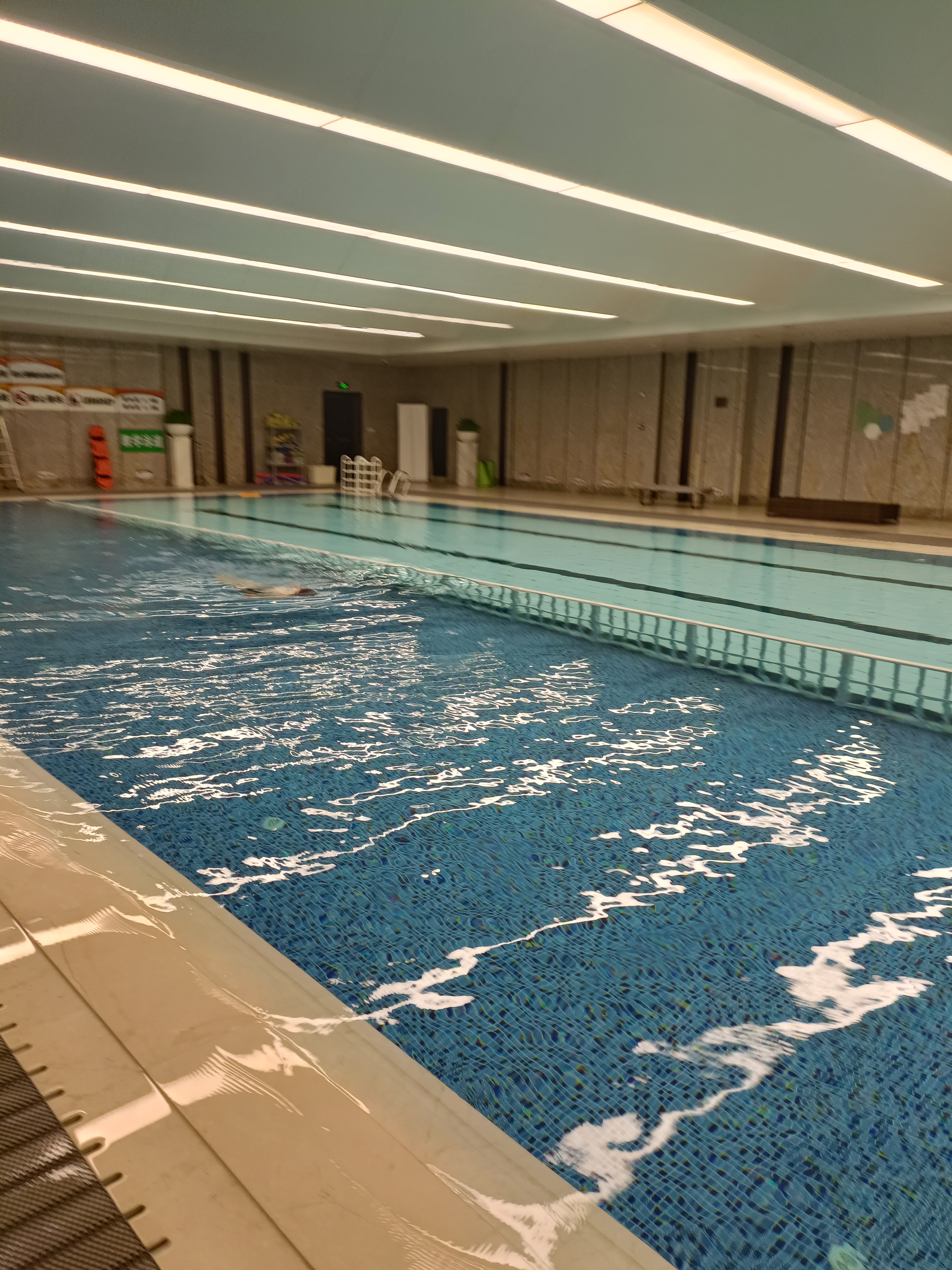 下水前吃了一个汉堡,喝了半杯可乐