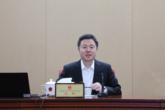 百度沈抖:大模型将改变所有行业,三大"智能新基建"将提速