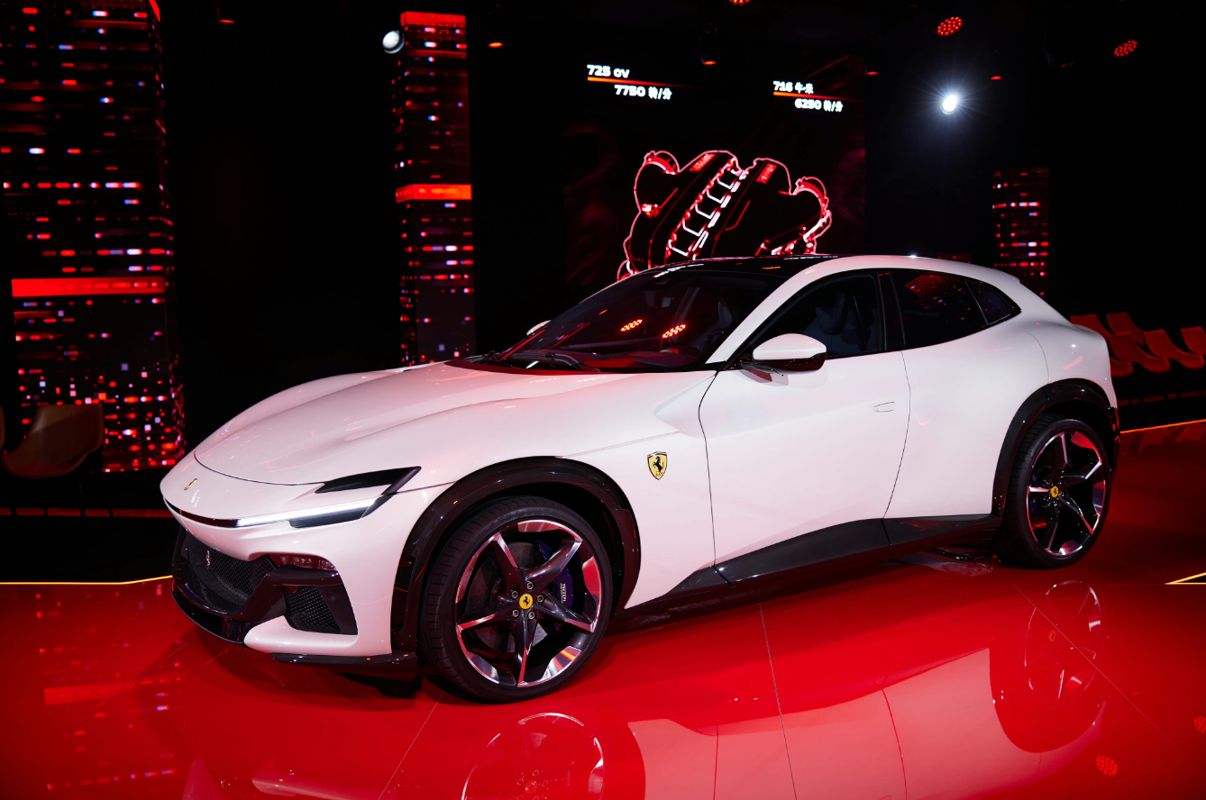 法拉利"fuv"上市,一张彩票搞不定!气质撞脸长安阿维塔11