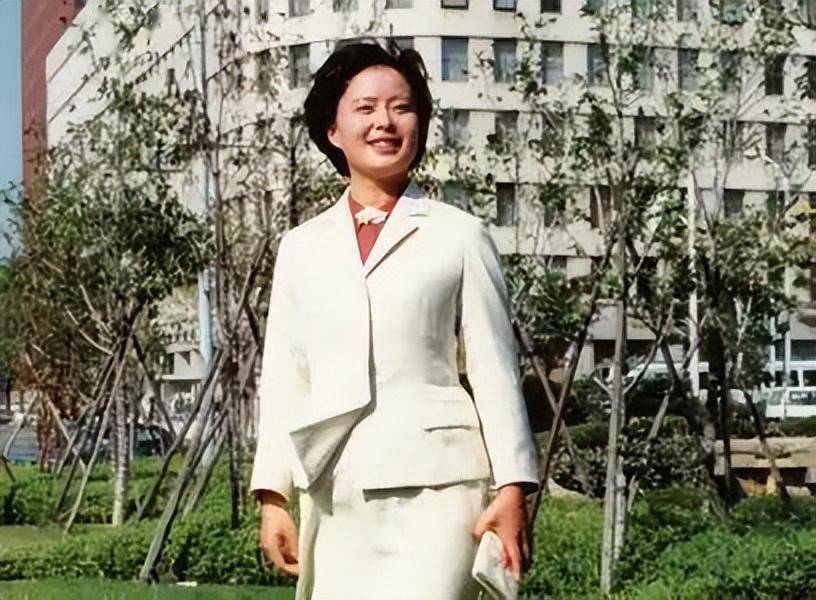 陈道明69岁夫人杜宪征服了岁月 仍发不白