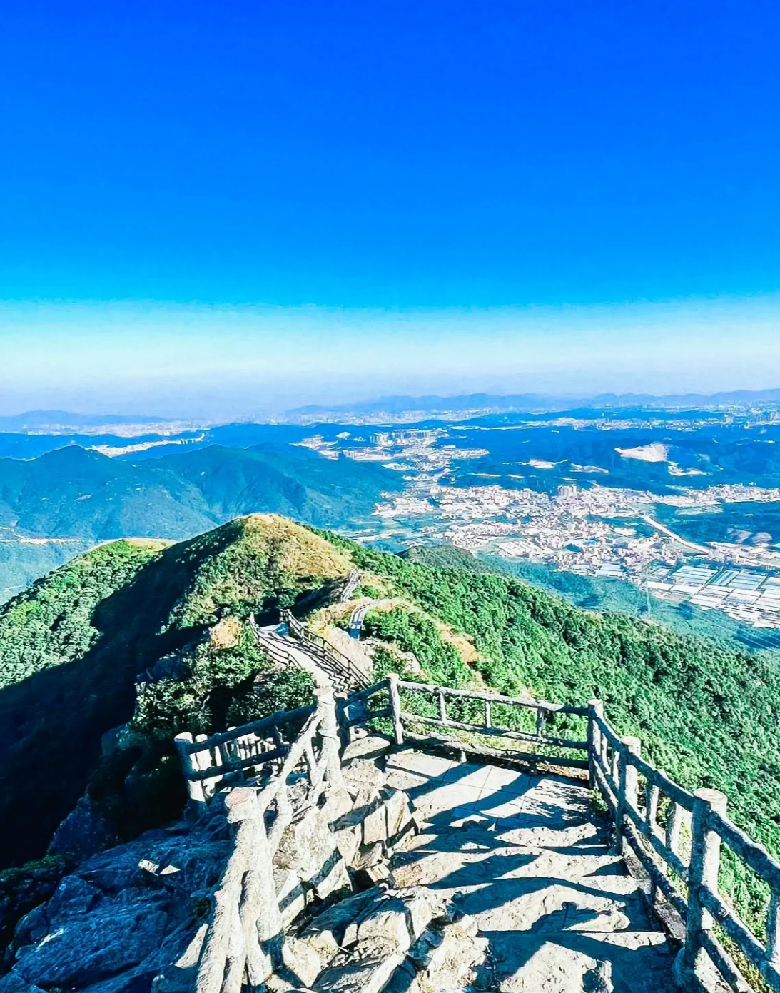 东莞银瓶山天池图片