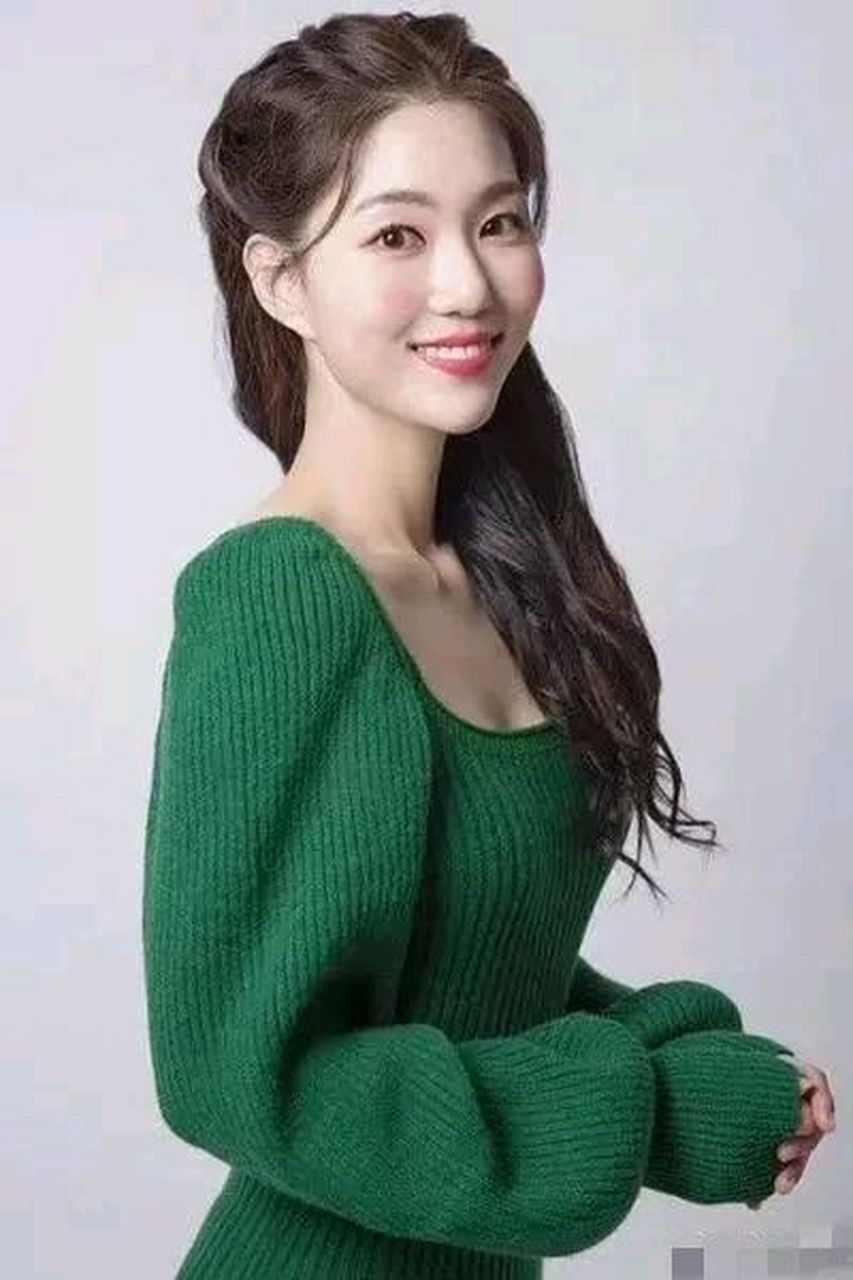 韩国29岁女演员朴秀莲从楼梯坠亡,母亲发声:女儿善良,愿捐赠她的器官