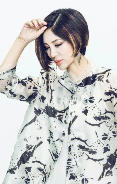 高宝宝:外貌出众,演技精湛,坚决不参与相亲,59岁仍然单身