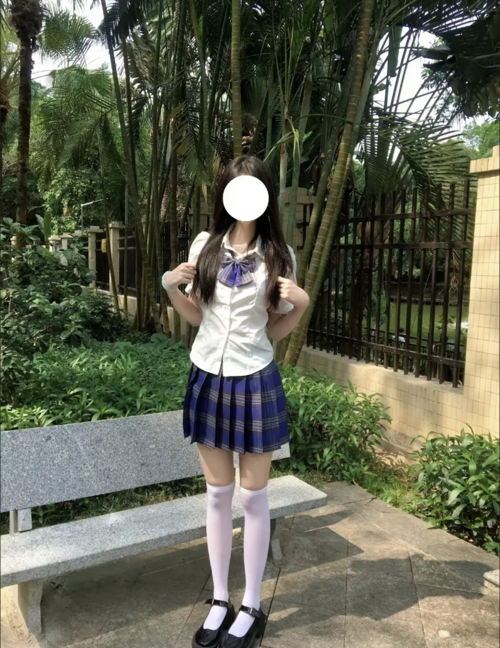 最喜欢的就是jk制服美女这白腿袜,是真的超性感!