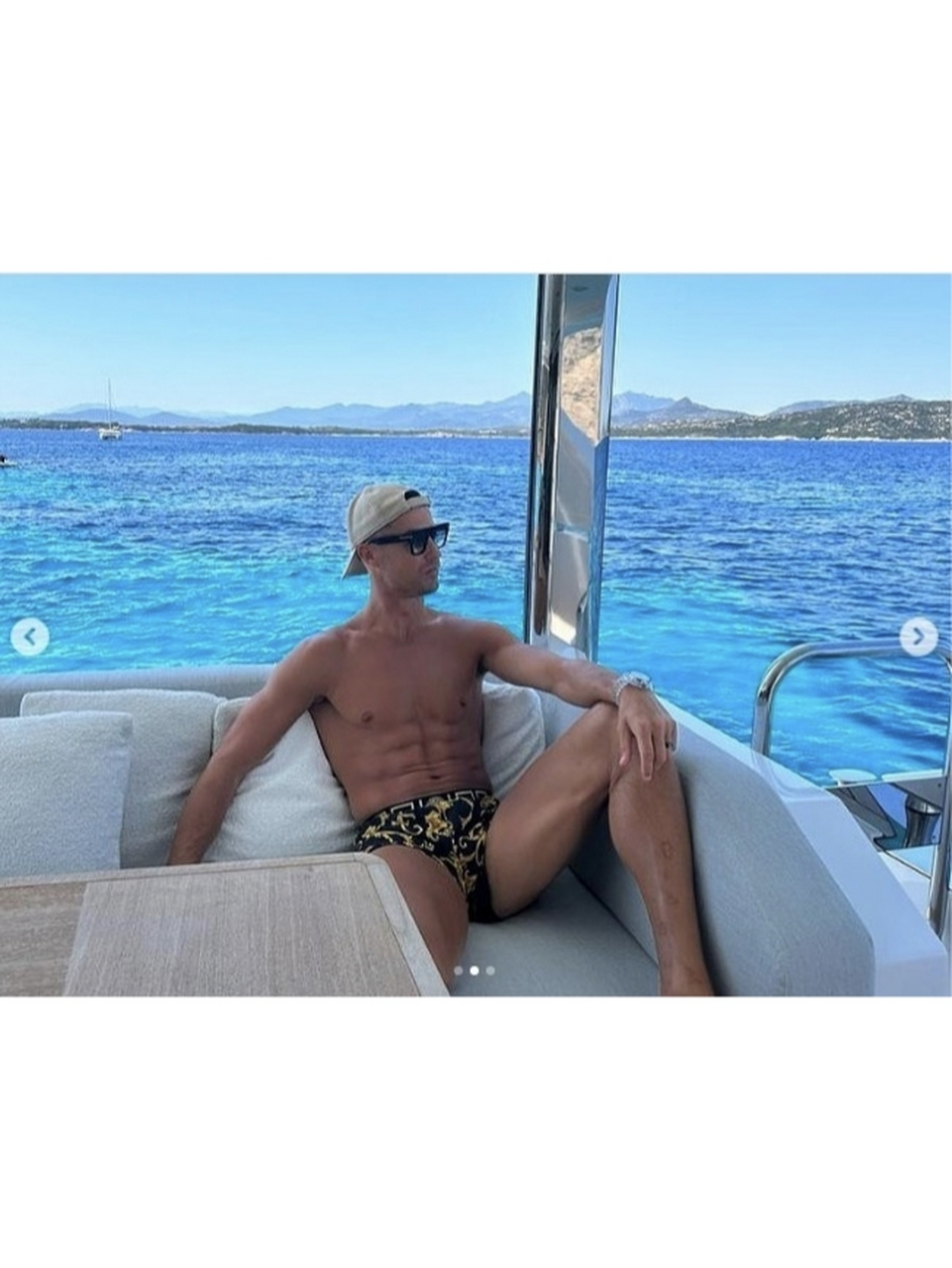 c罗38岁了,但这身材!绝了! 676767