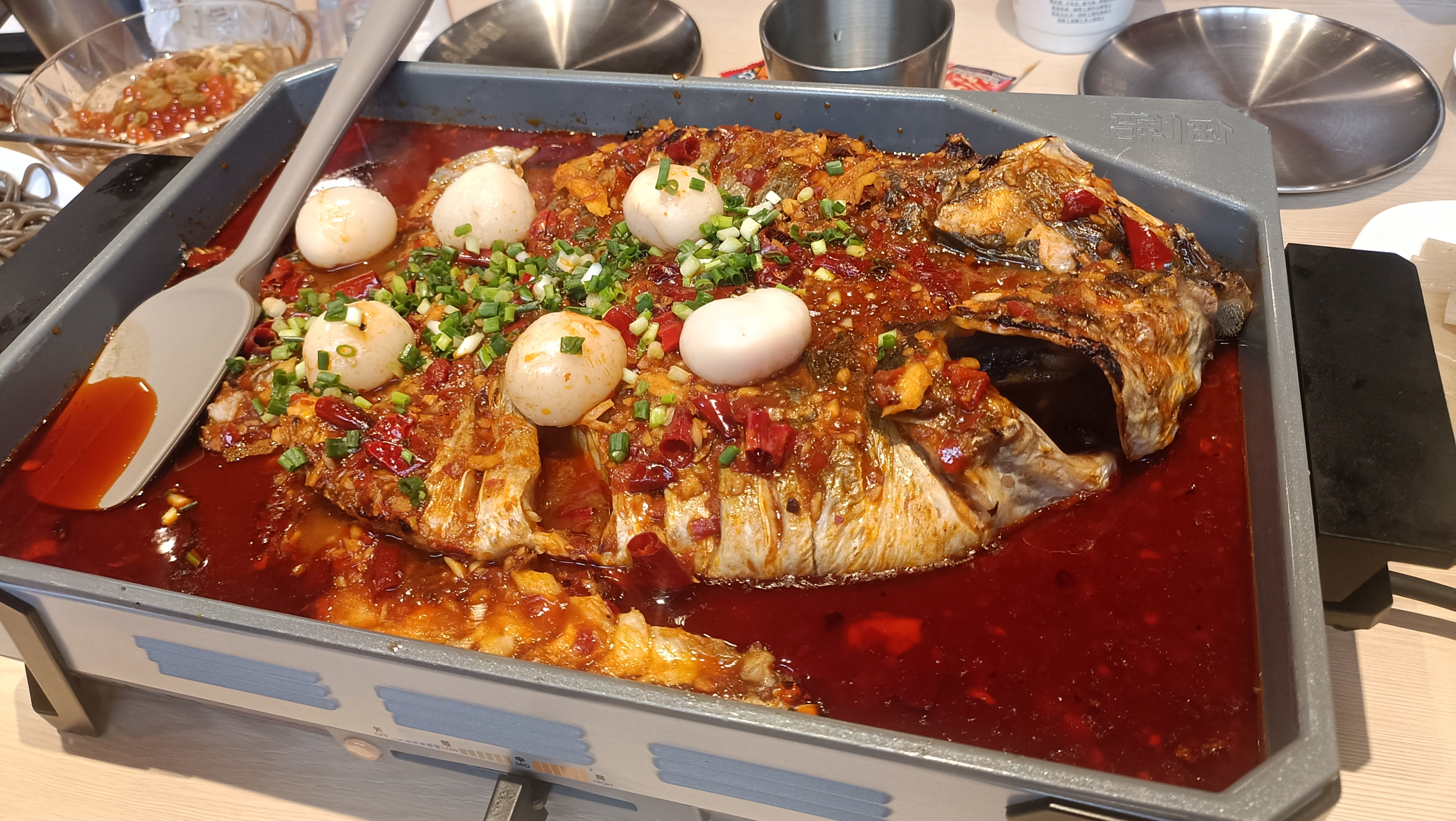 #美食# 鱼酷烤鱼,一次吃俩,更推荐推荐荔枝香辣鲜活鮰鱼～