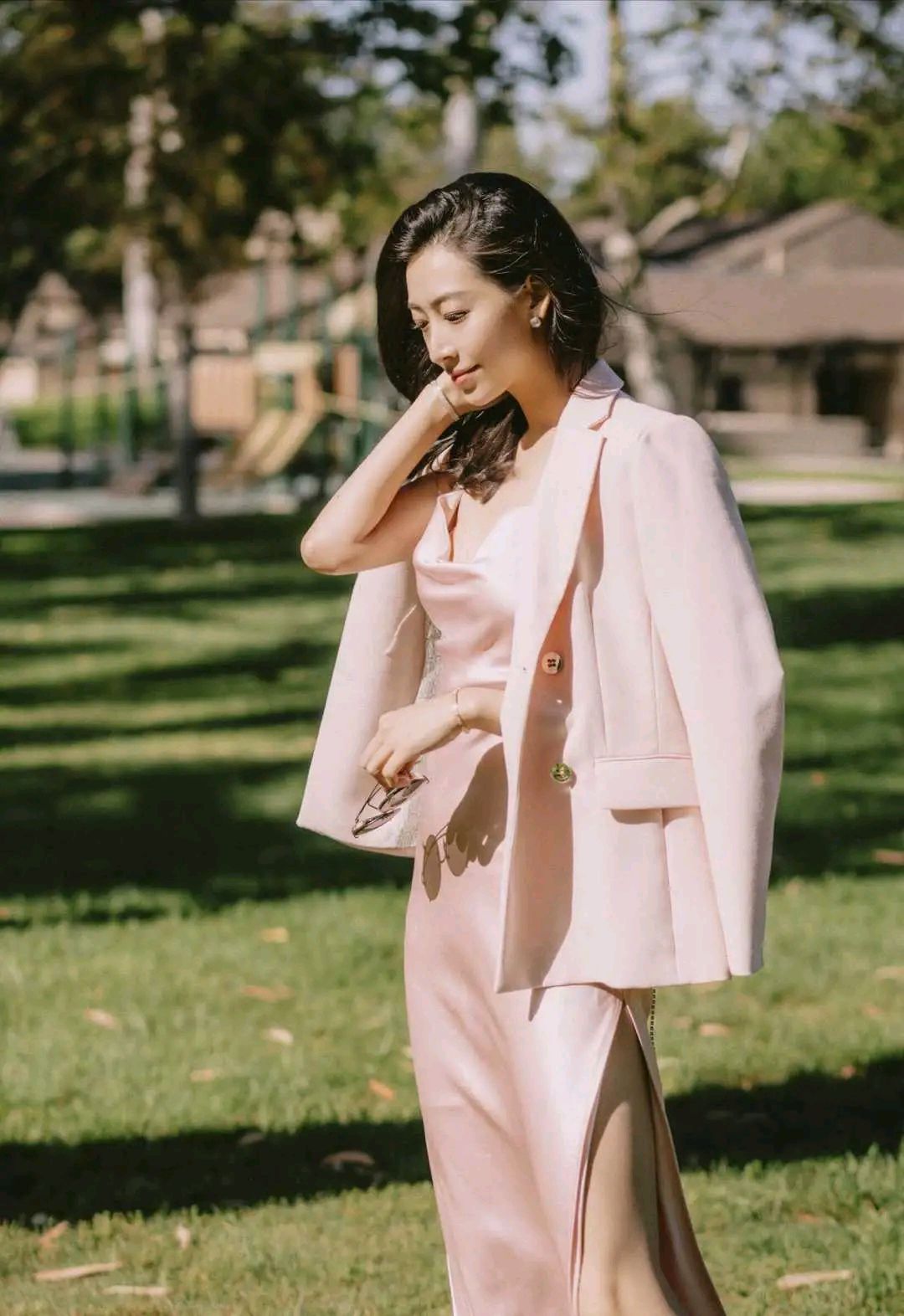 温雅精美壁纸:自信优雅,魅力无限!