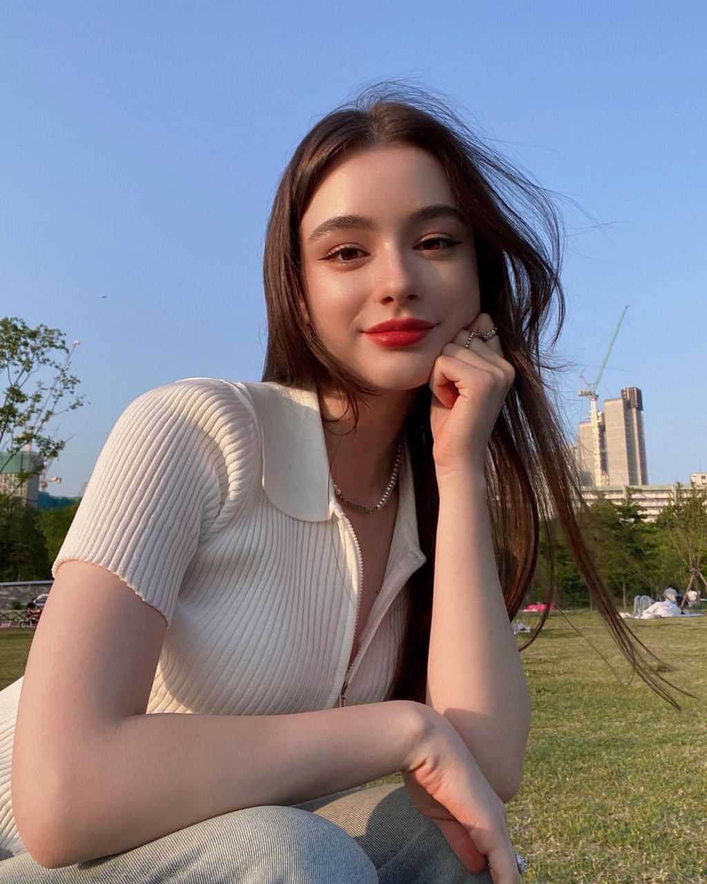 混血小美女太漂亮啦