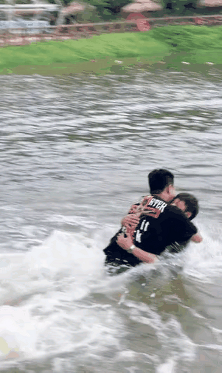 浪里小白龙一个字:浪