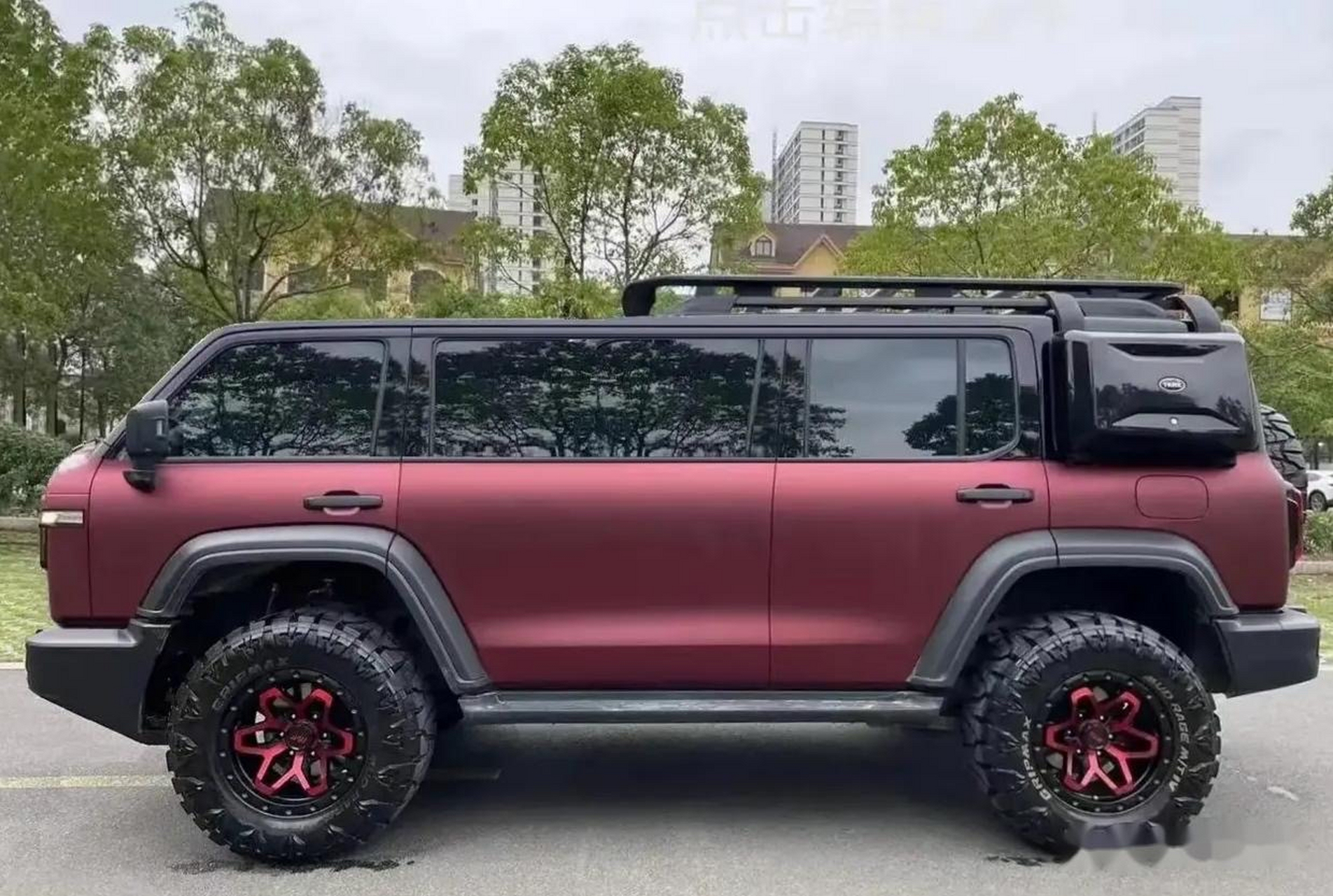 长城坦克300和改装之后的房车,一个霸气,一个萌萌哒!