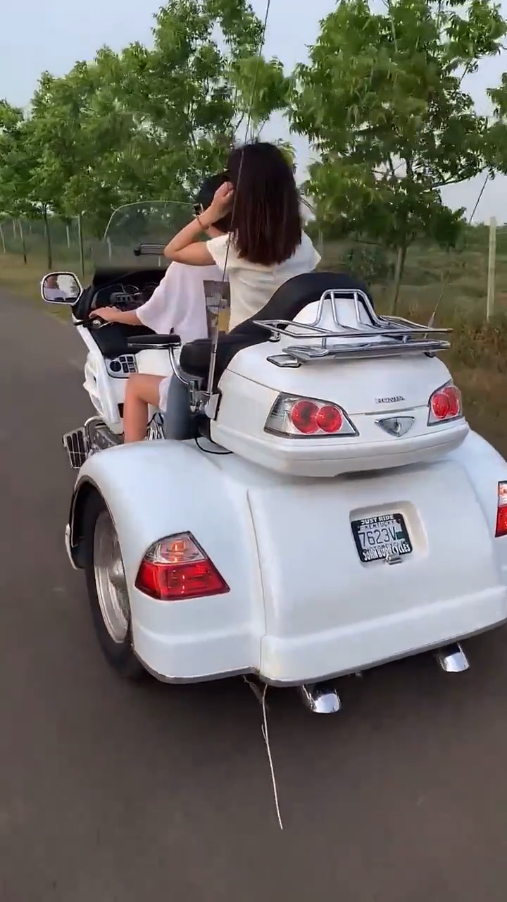 本田金翼正三轮总有一款适合你的机车