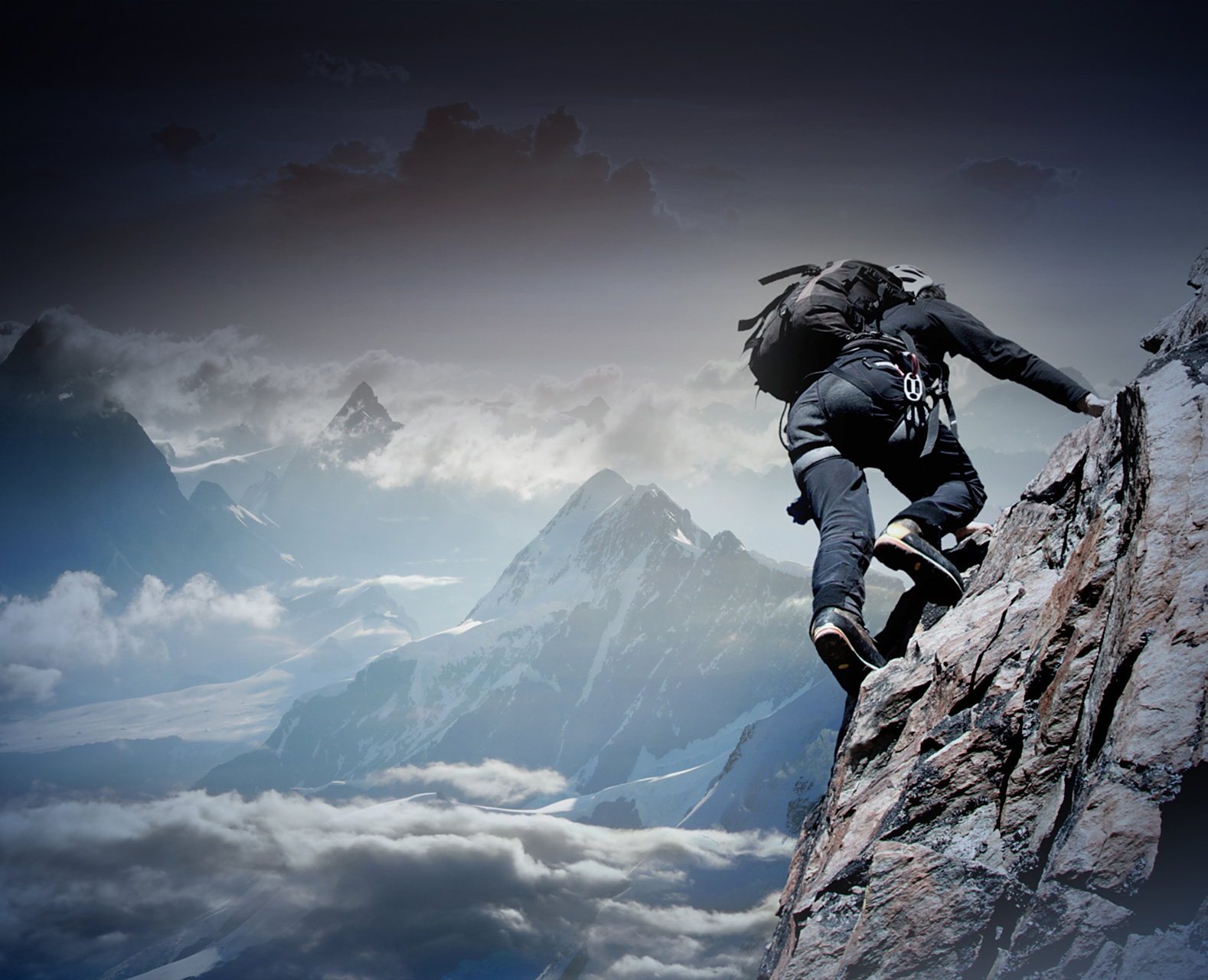 致拼搏中年,加油94  中年奋斗正当时, 拼搏向前勇攀登.